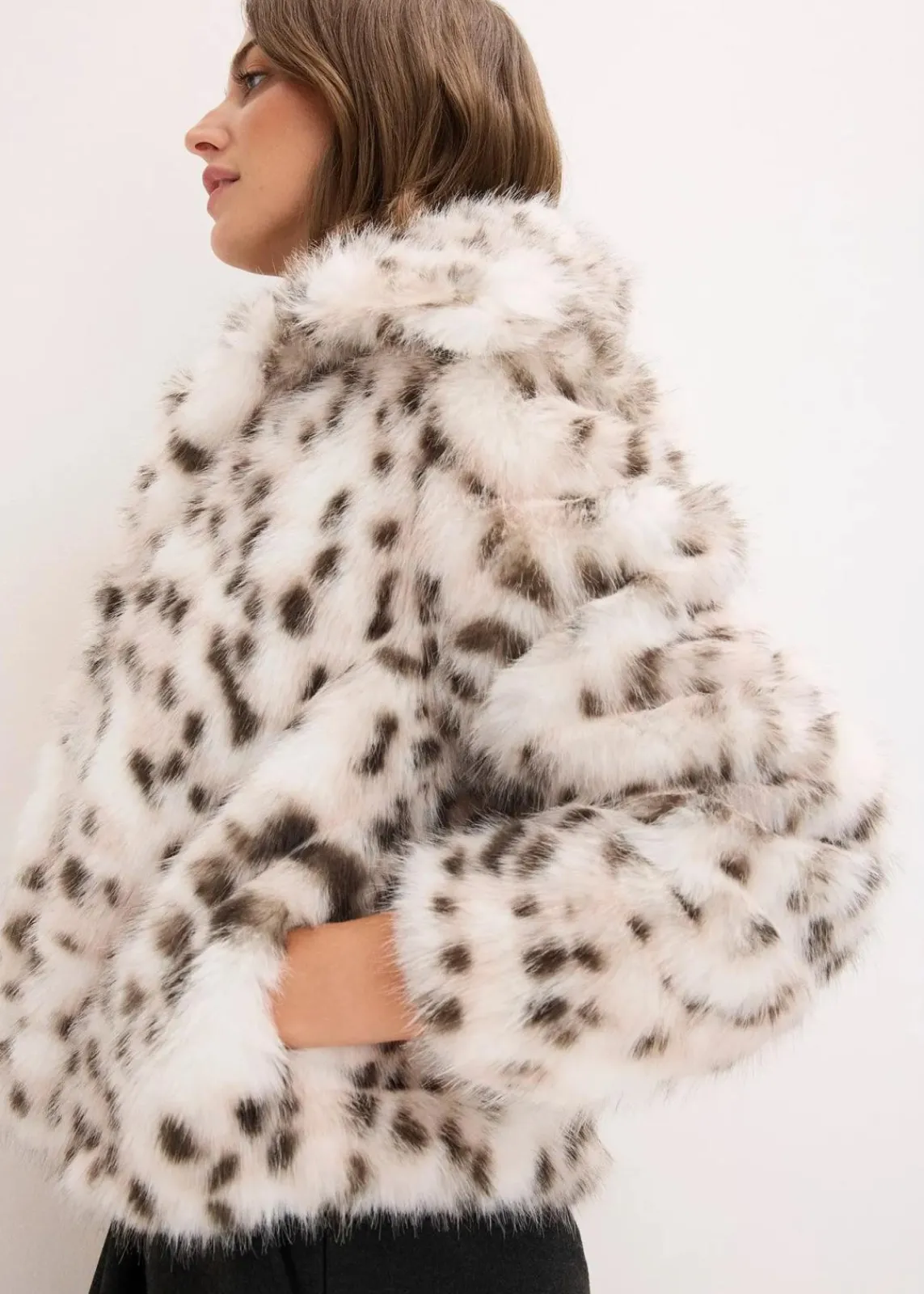 bonprix Bekleidung·Hosen|Jacken & Mäntel^Fellimitat-Jacke creme animal