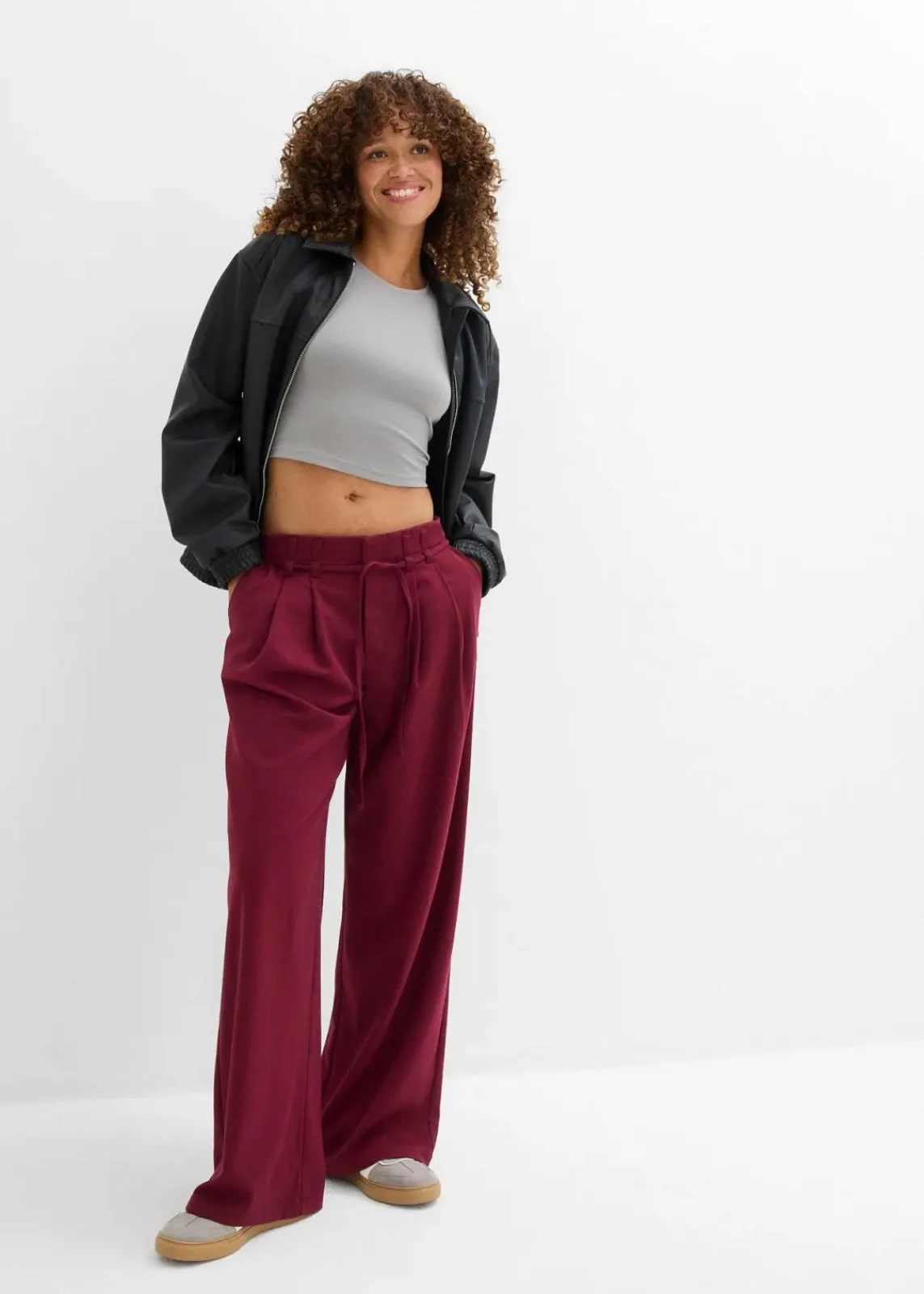 bonprix Shirts & Tops|Nachhaltigere Materialien^Figurbetontes Cropped Top, Doppelpack (2-tlg. Set) grau+ahornrot