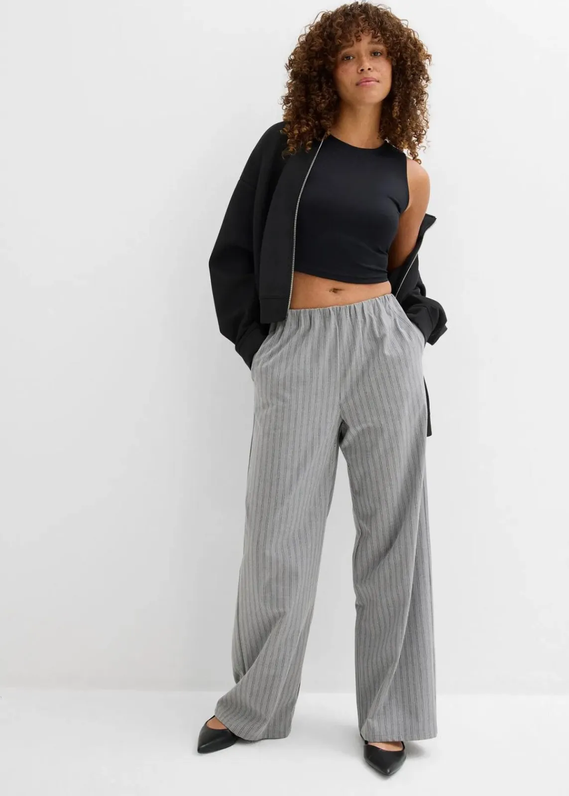 bonprix Nachhaltigere Materialien|Shirts & Tops^Figurbetontes Cropped Top, Doppelpack (2-tlg. Set) weiß+schwarz