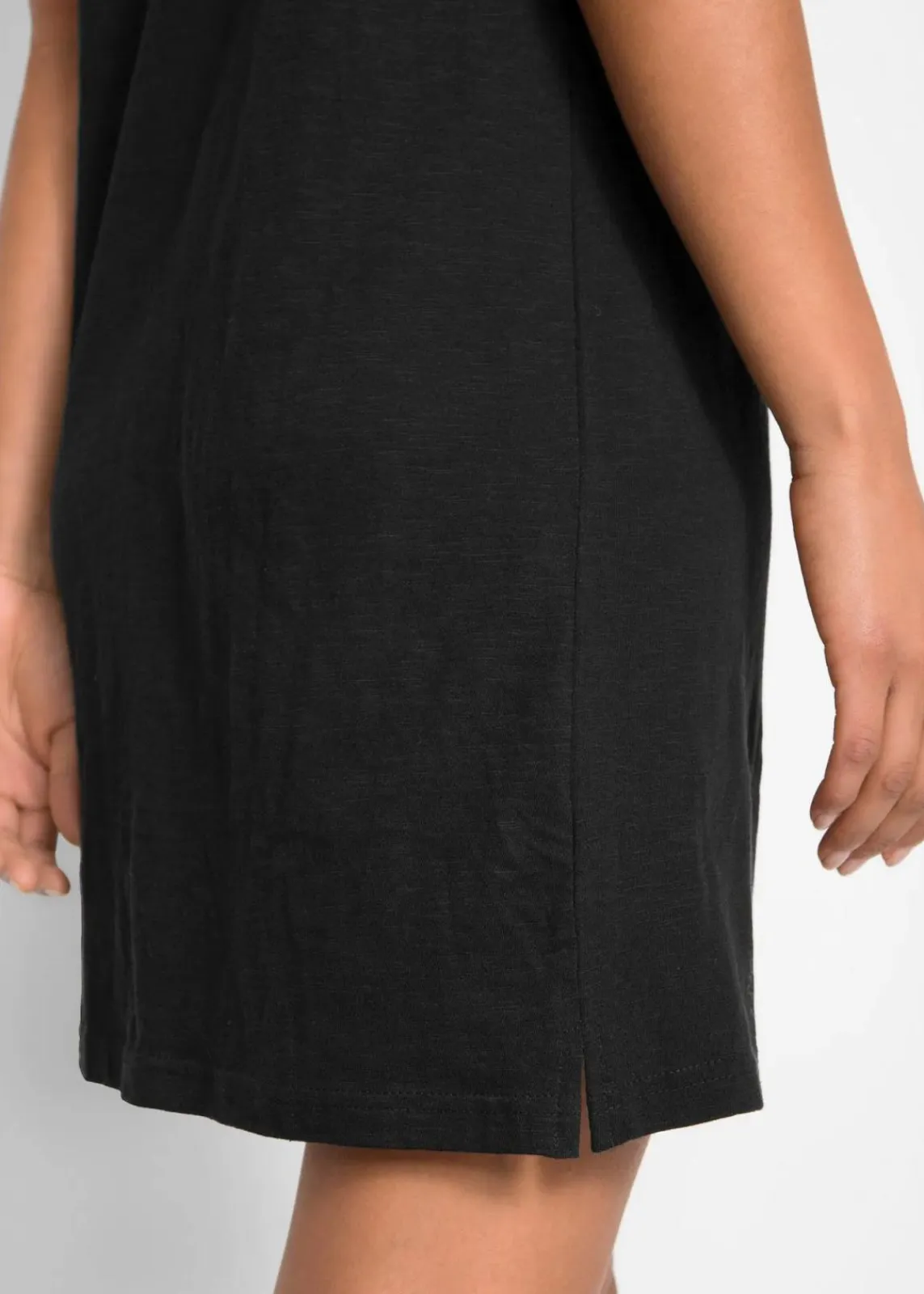 bonprix Bekleidung·Pullover & Strickjacken|Kleider^Flammgarn-Jerseykleid aus reiner Baumwolle schwarz geblümt