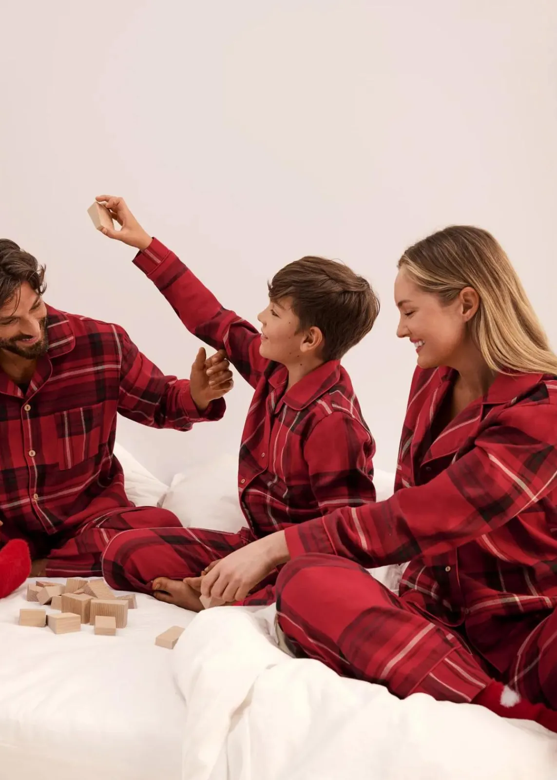 bonprix Wäsche·Nachtwäsche|Nachtwäsche^Flanell Pyjama aus weicher Baumwolle mit Geschenktasche dunkelrot kariert