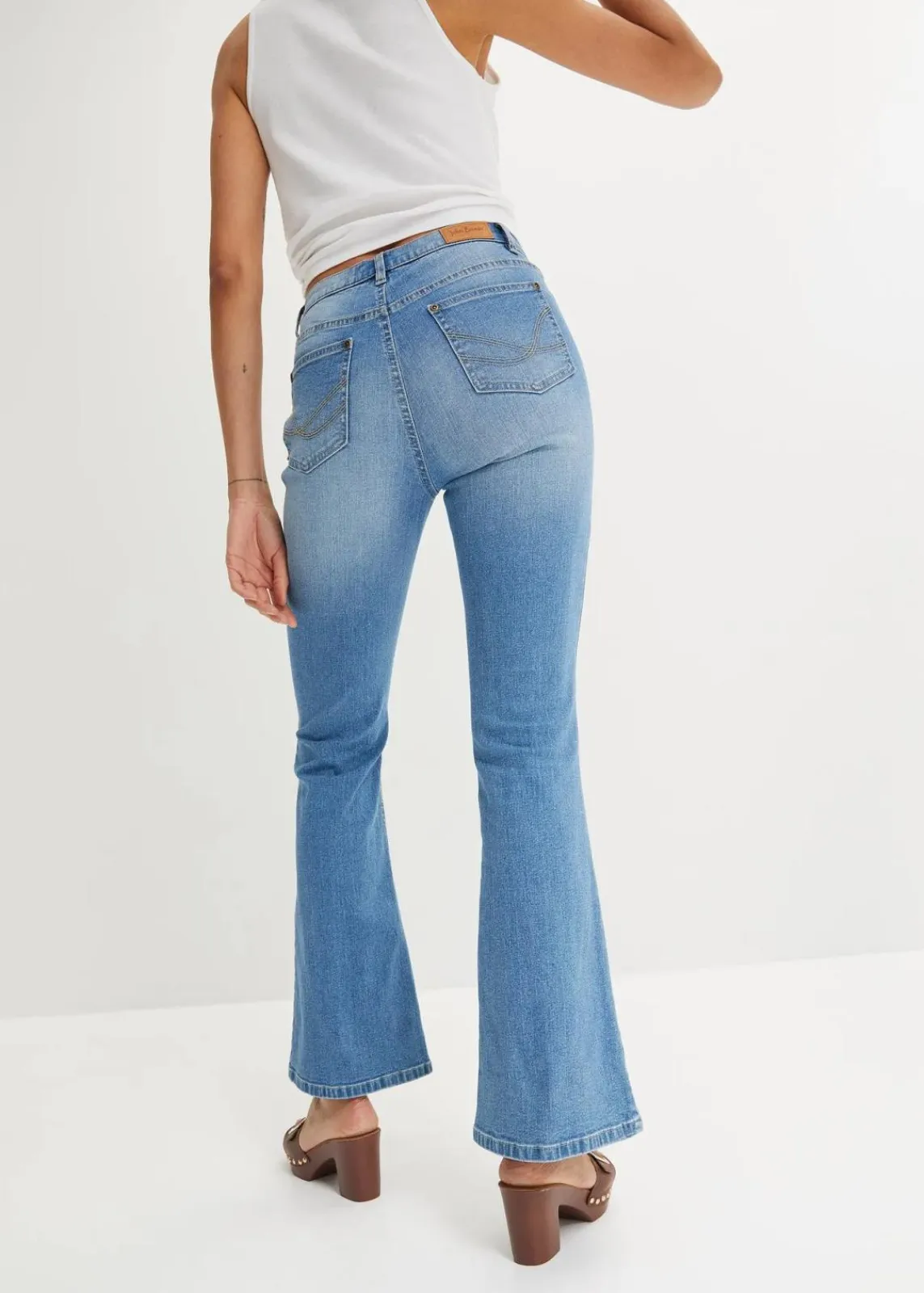 bonprix Bekleidung·Shirts & Tops|Jeans^Flared Jeans High Waist hellblau denim used