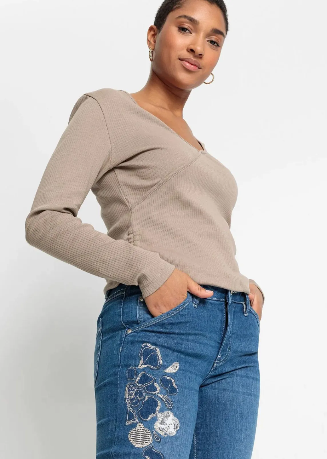 bonprix Bekleidung·Shirts & Tops|Jeans^Flared Jeans Mid Waist, Stretch blau denim geblümt