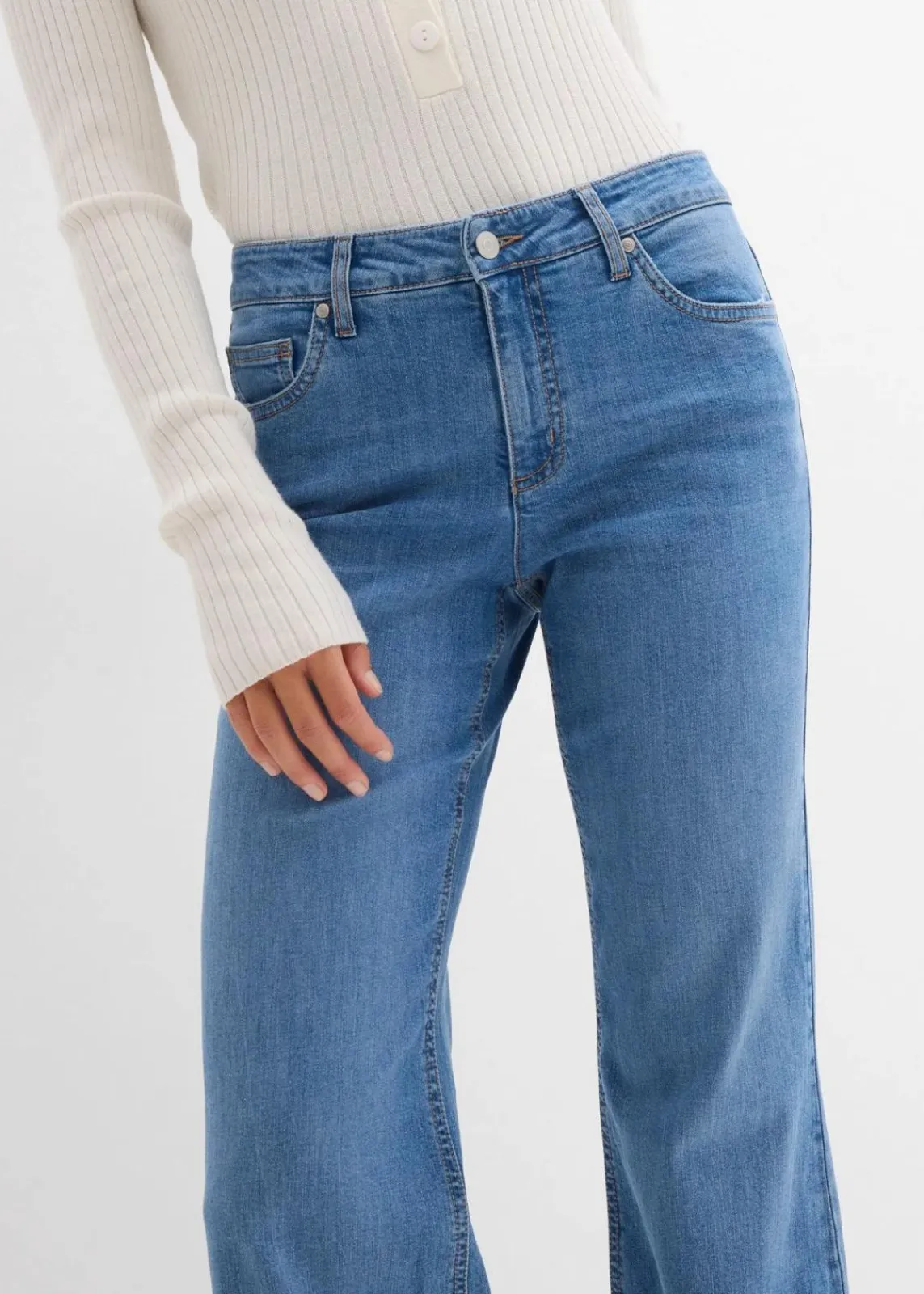 bonprix Bekleidung·Shirts & Tops|Jeans^Flared-Jeans Mid Waist hellblau denim used