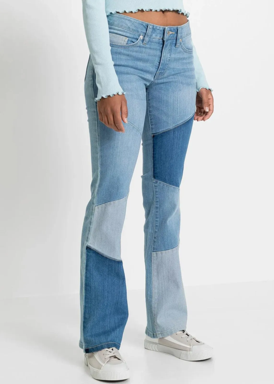 bonprix Jeans|Bekleidung·Shirts & Tops^Flared-Jeans Mid Waist hellblau denim/blau denim/dunkelblau denim