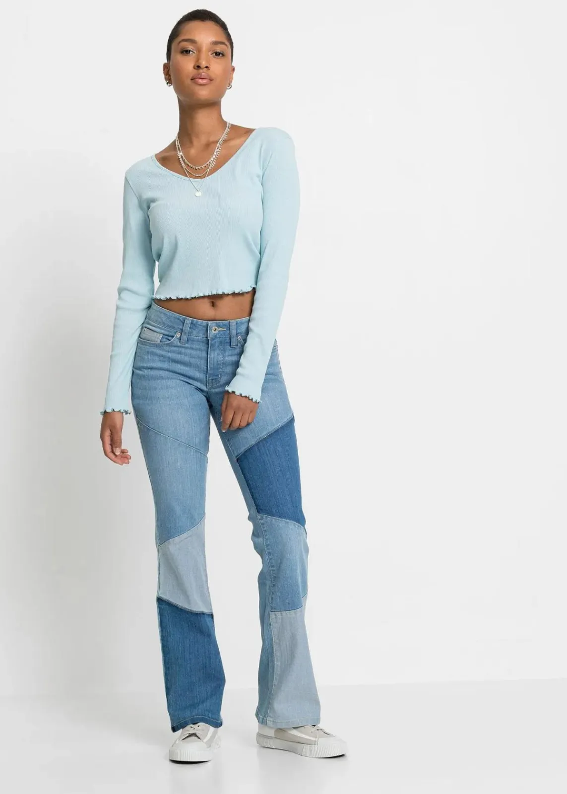 bonprix Jeans|Bekleidung·Shirts & Tops^Flared-Jeans Mid Waist hellblau denim/blau denim/dunkelblau denim