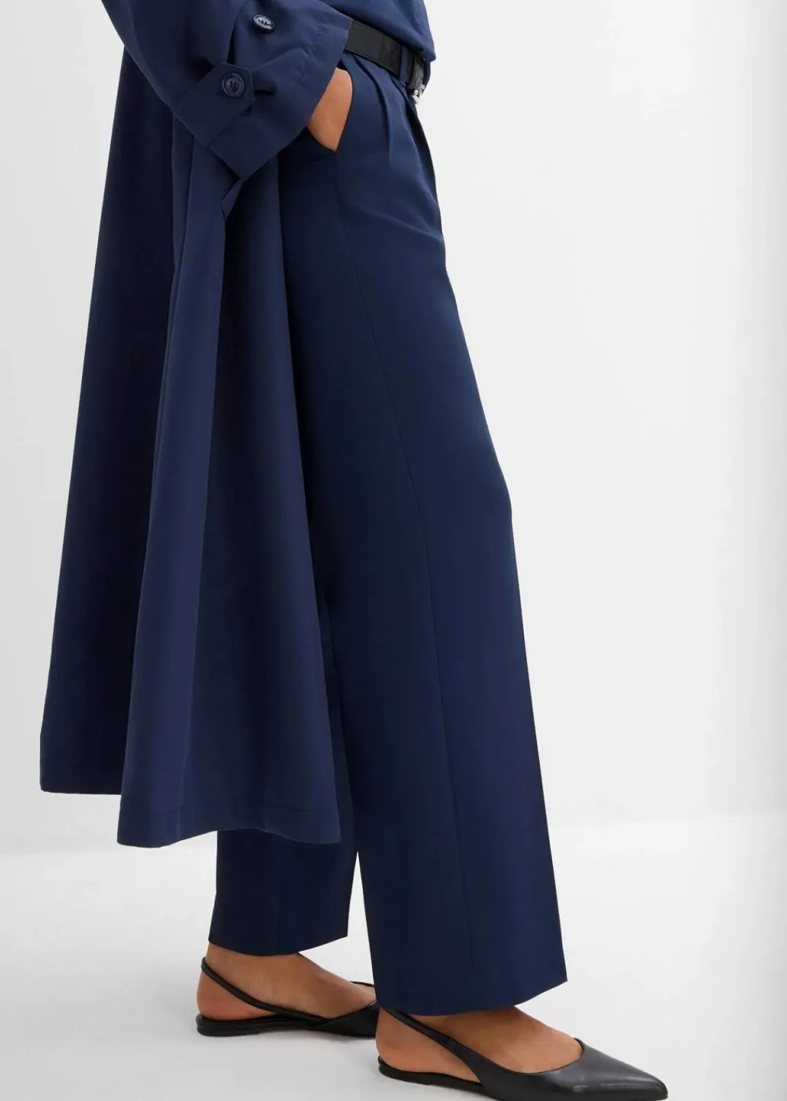 bonprix Bekleidung·Kleider|Zweiteiler & Sets^Fließende Bundfaltenhose dunkelblau