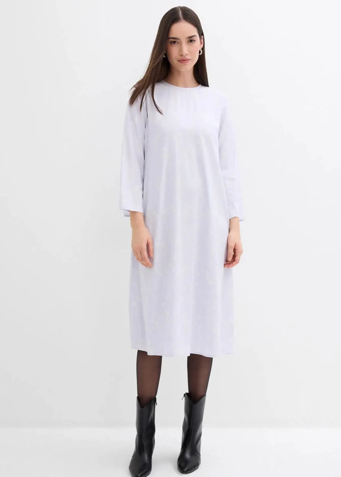 bonprix Bekleidung·Pullover & Strickjacken|Kleider^Florales Midikleid aus reiner Viskose zartblau/wollweiß floral