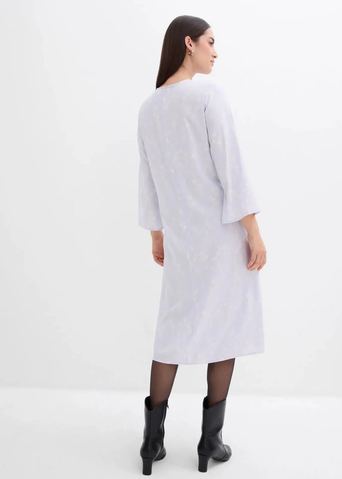 bonprix Bekleidung·Pullover & Strickjacken|Kleider^Florales Midikleid aus reiner Viskose zartblau/wollweiß floral