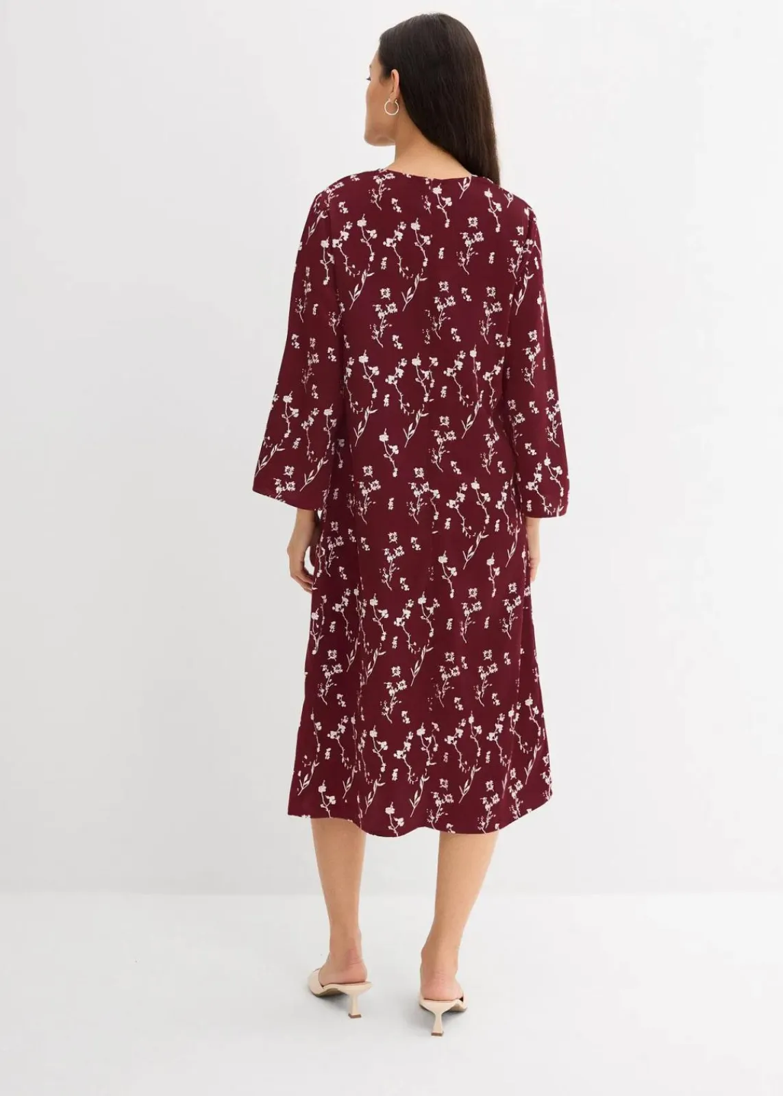 bonprix Kleider|Bekleidung·Pullover & Strickjacken^Florales Midikleid aus reiner Viskose ahornrot/wollweiß floral