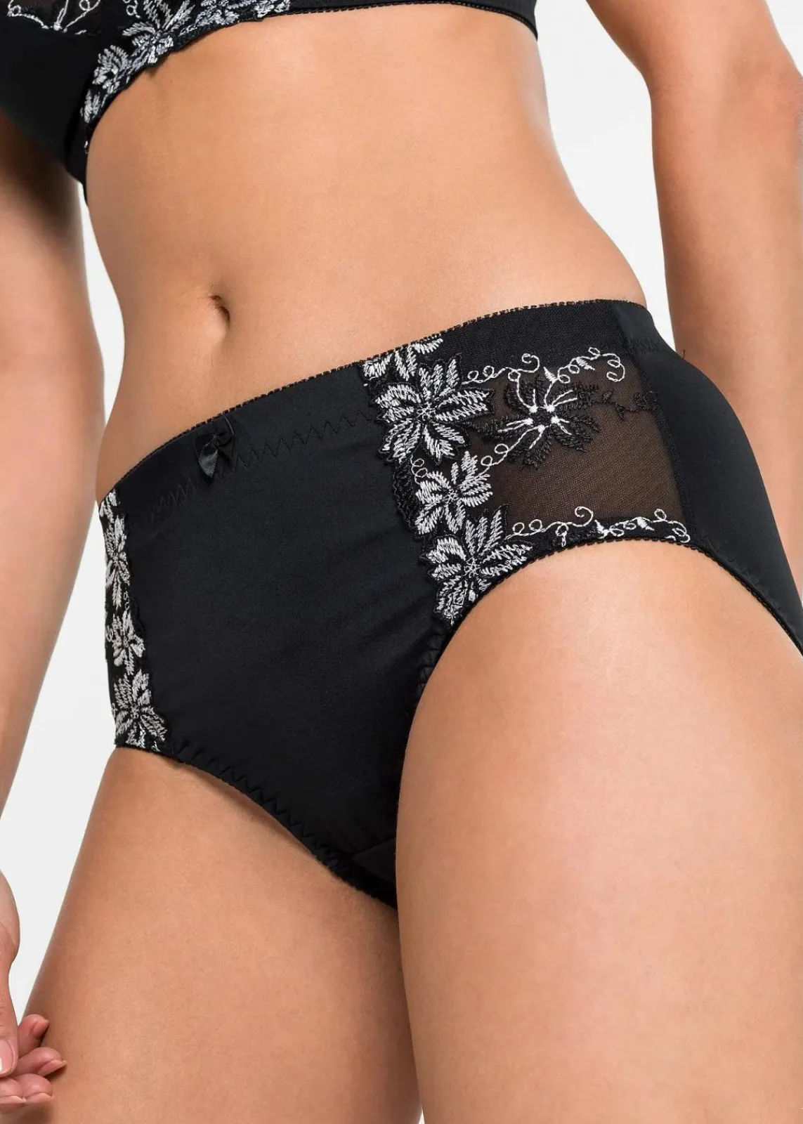 bonprix Wäsche·Höschen|Höschen^Formslip mit Stickerei (2er Pack) schwarz+schwarz/weiß