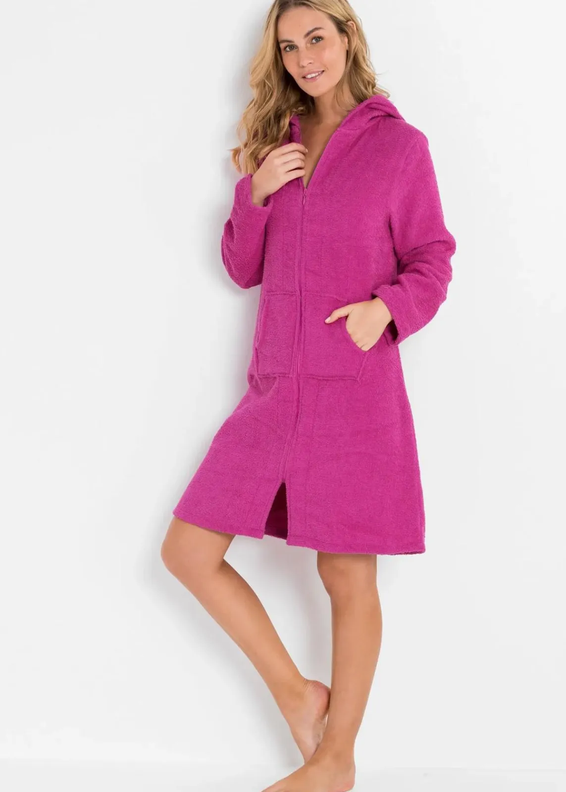 bonprix Nachhaltigere Materialien|Bademäntel^Frottee Bademantel aus Bio-Baumwolle mit Reißverschluss fuchsia