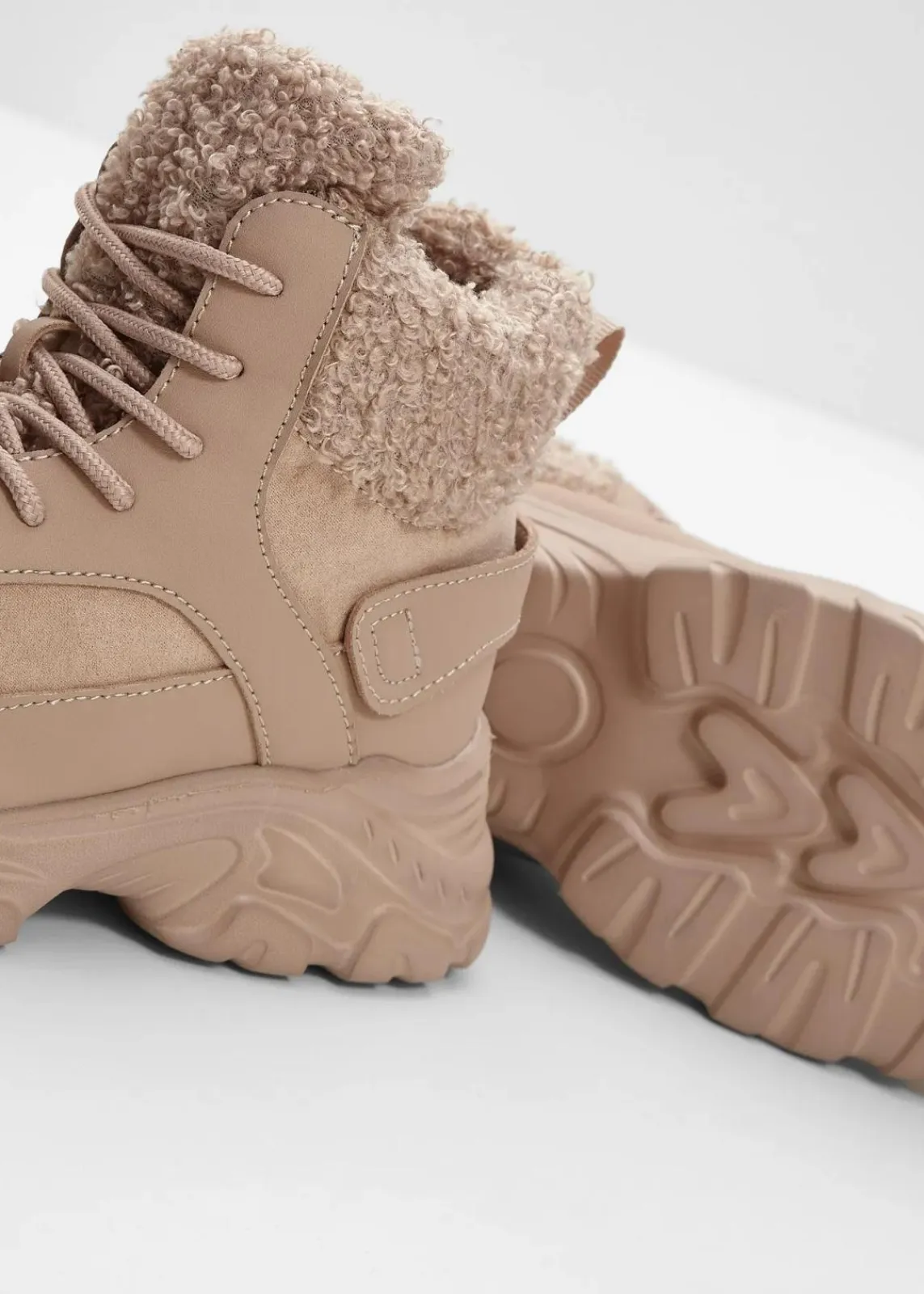 bonprix Gefütterte Winterschuhe|Boots^Gefütterte Schnürboots latte macchiato