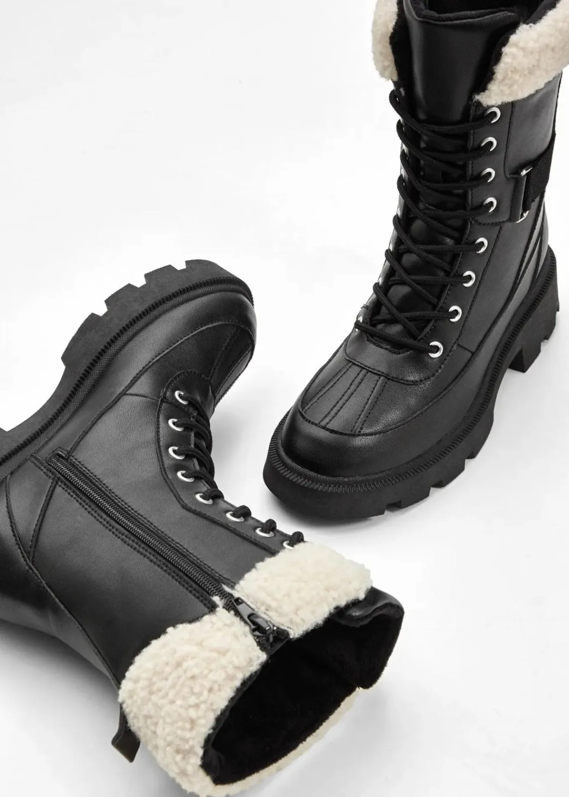 bonprix Gefütterte Winterschuhe|Boots^Gefütterte Schnürboots schwarz
