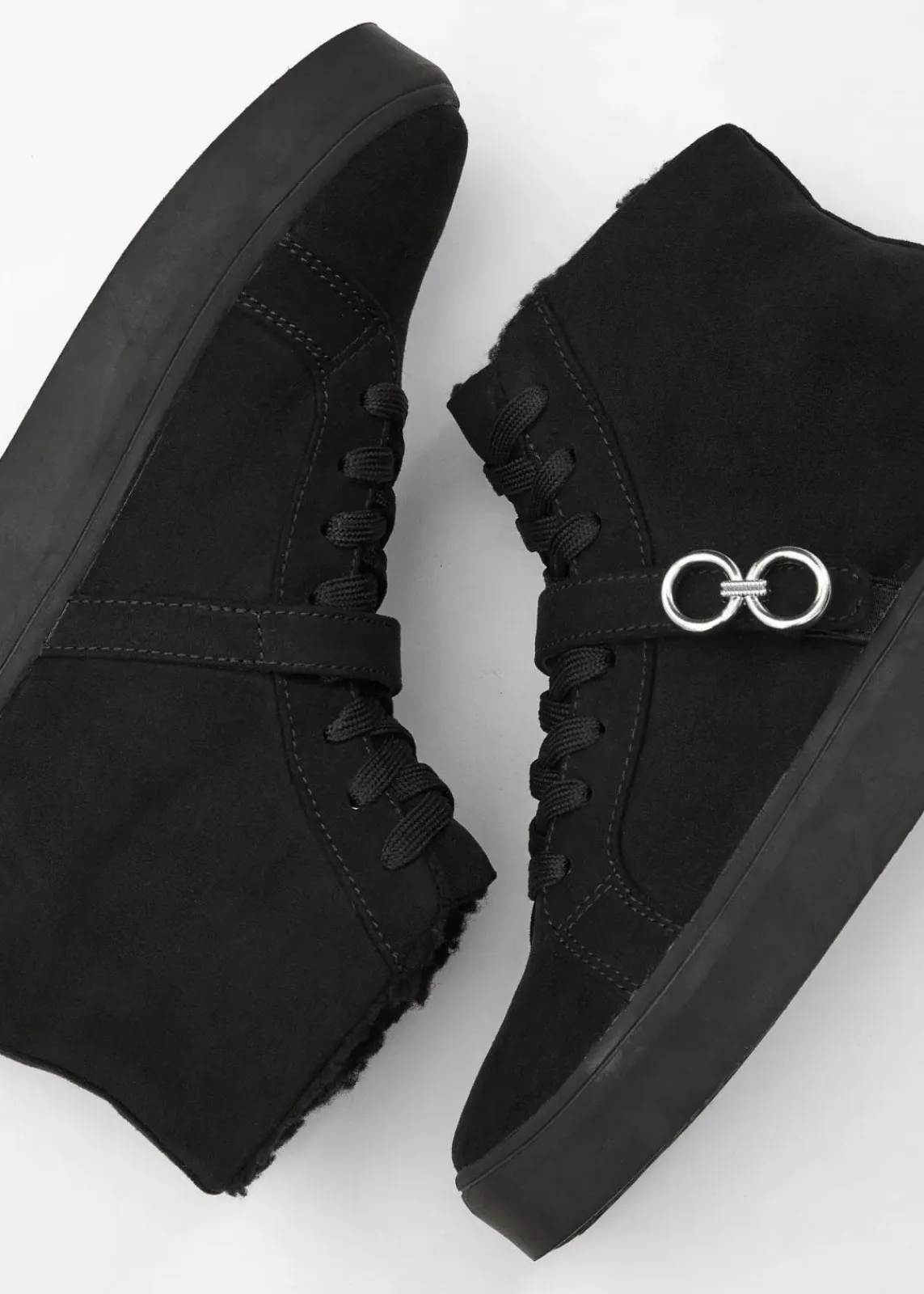 bonprix Gefütterte Winterschuhe|Boots^Gefütterte Schnürboots schwarz