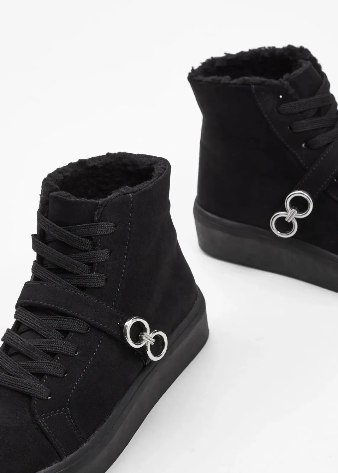 bonprix Gefütterte Winterschuhe|Boots^Gefütterte Schnürboots schwarz