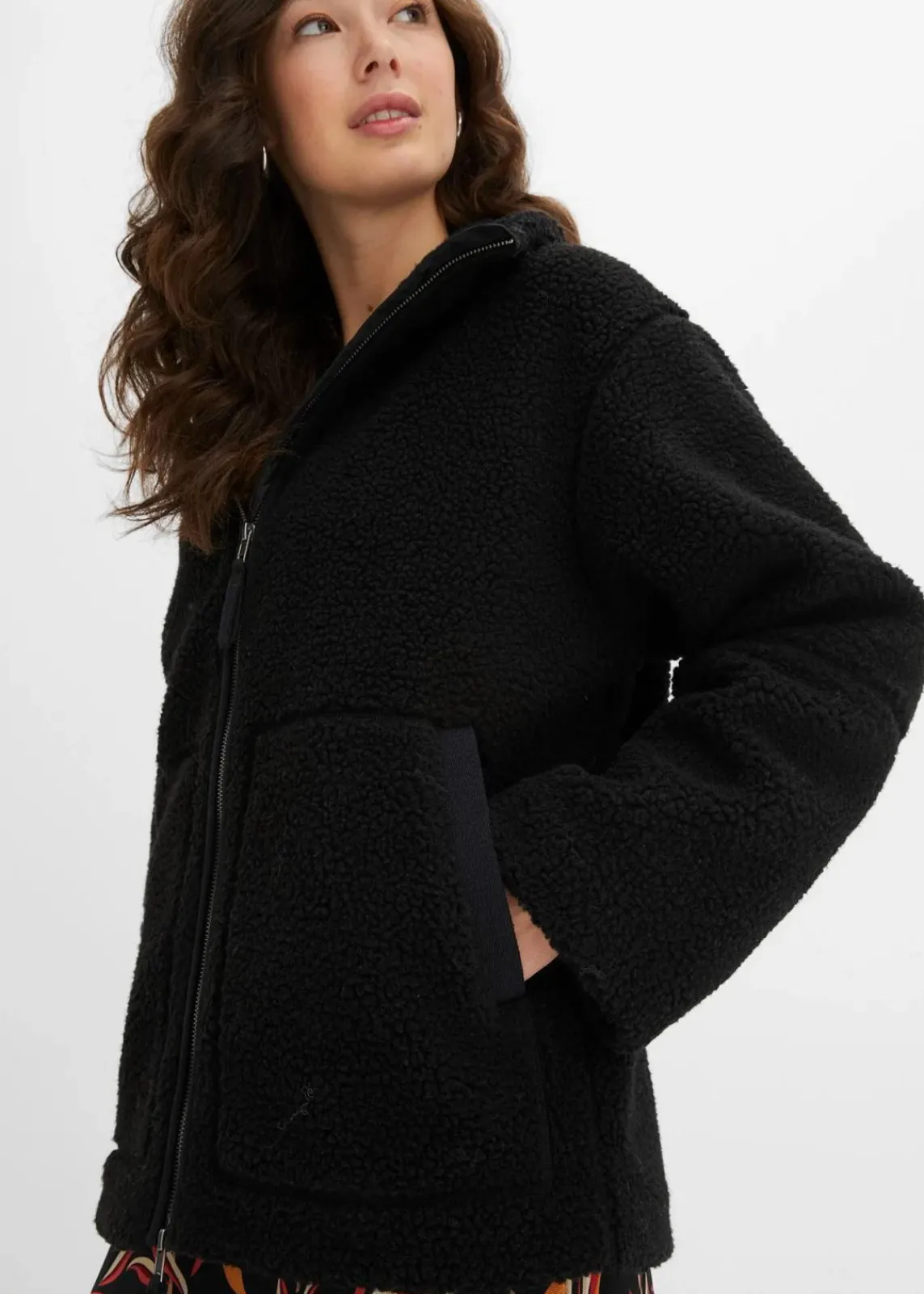 bonprix Nachhaltigere Materialien|Jacken & Mäntel^Gefütterte Teddy-Fleece Jacke schwarz
