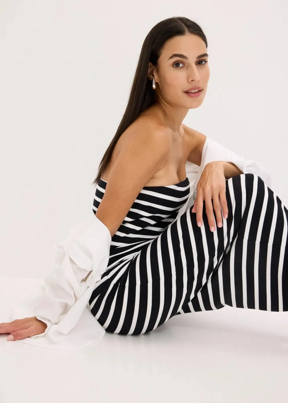 bonprix Kleider^geripptes Bandeau-Kleid schwarz/weiß gestreift