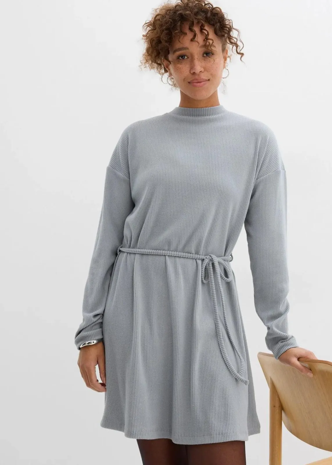 bonprix Bekleidung·Pullover & Strickjacken|Kleider^Geripptes Minikleid grau/weiß