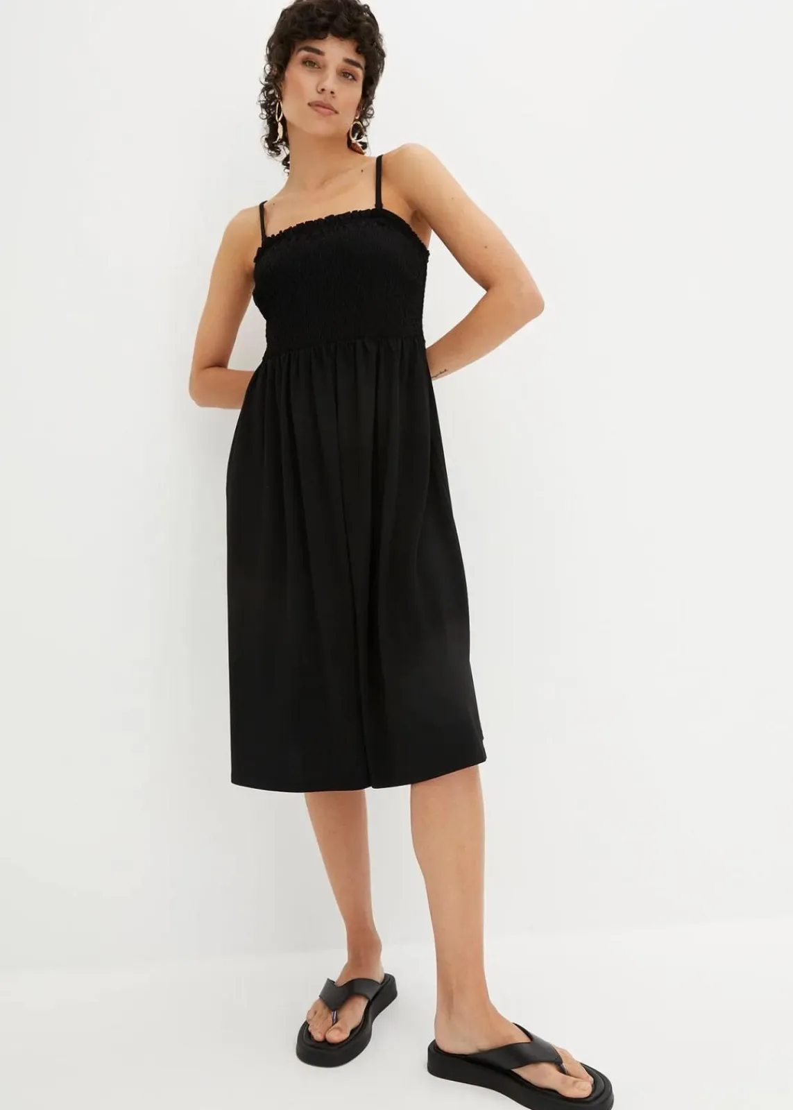 bonprix Bekleidung·Pullover & Strickjacken|Kleider^Gesmoktes Trägerkleid aus leichtem Crêpe schwarz