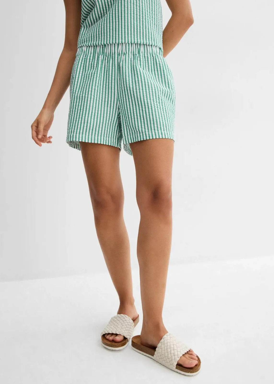bonprix Bekleidung·Outdoorbekleidung|Bekleidung·Kleider^Gestreifte Schlupf-Shorts aus reiner Baumwolle edelsteingrün/weiß gestreift