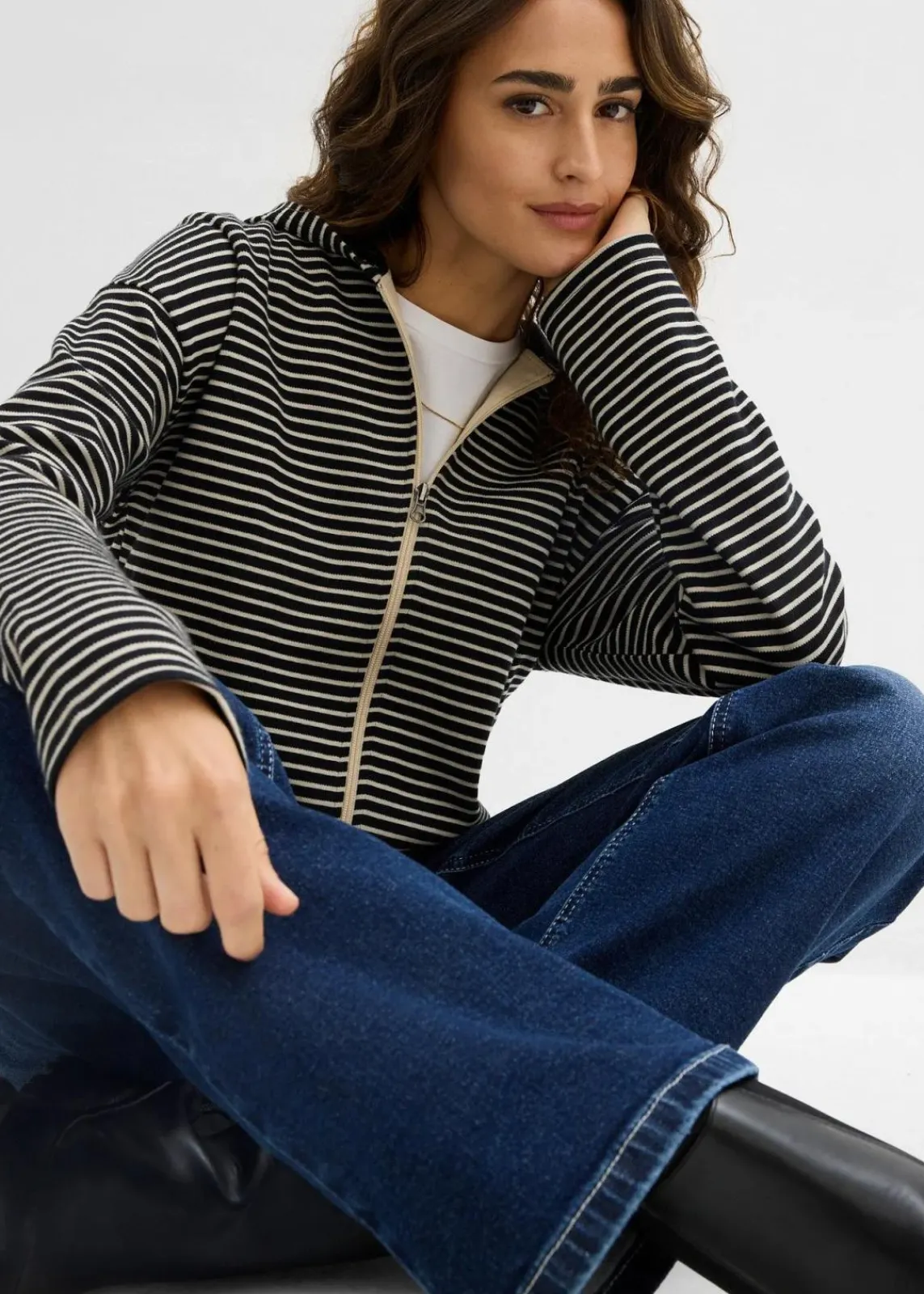 bonprix Bekleidung·Blusen & Tuniken|Sweat^Gestreifte Sweatjacke aus Baumwoll-Mix schwarz/hellsand gestreift