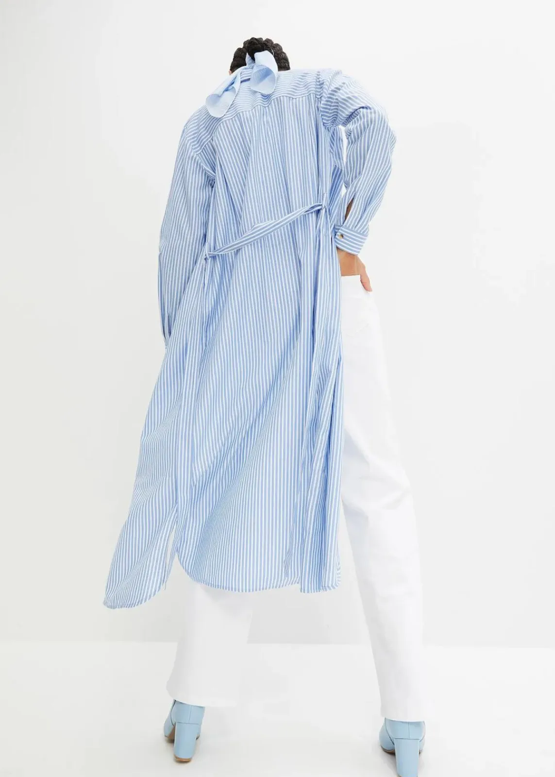 bonprix Bekleidung·Pullover & Strickjacken|Kleider^Gestreiftes Blusenkleid mit Bindeband mittelblau/weiß gestreift