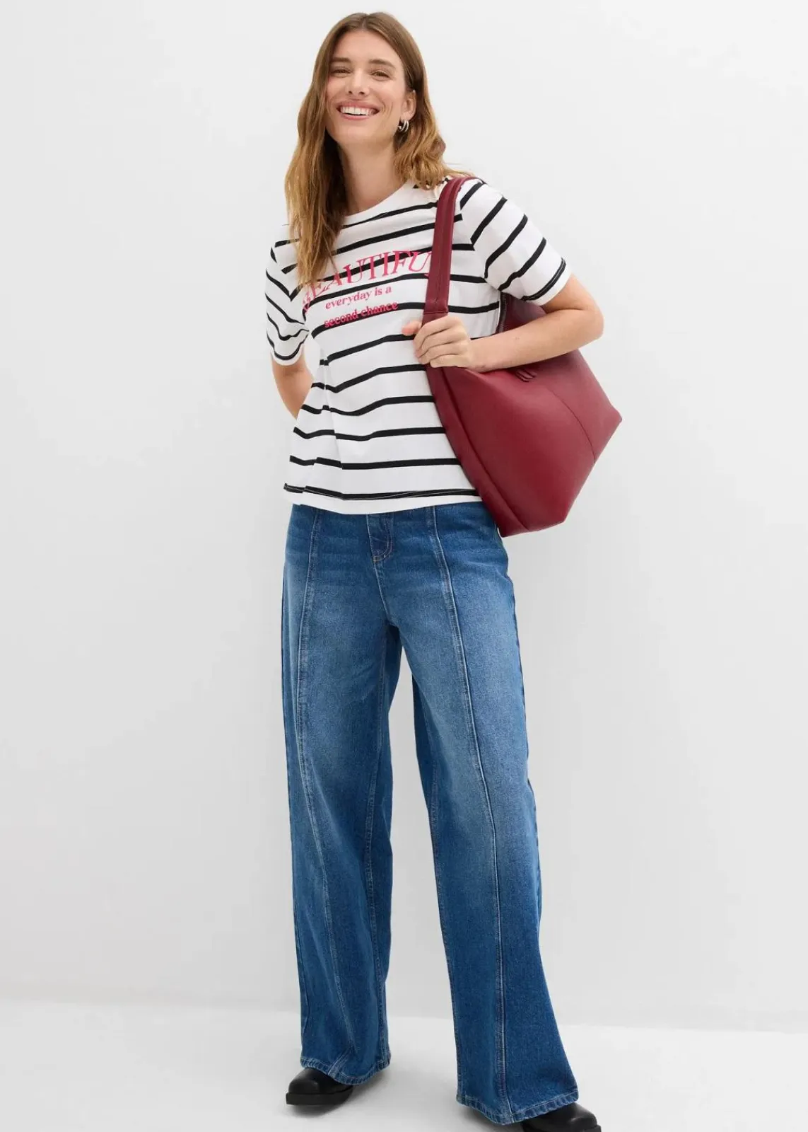 bonprix Shirts & Tops|Nachhaltigere Materialien^Gestreiftes T-Shirt aus reiner Baumwolle weiß/schwarz/hibiskuspink