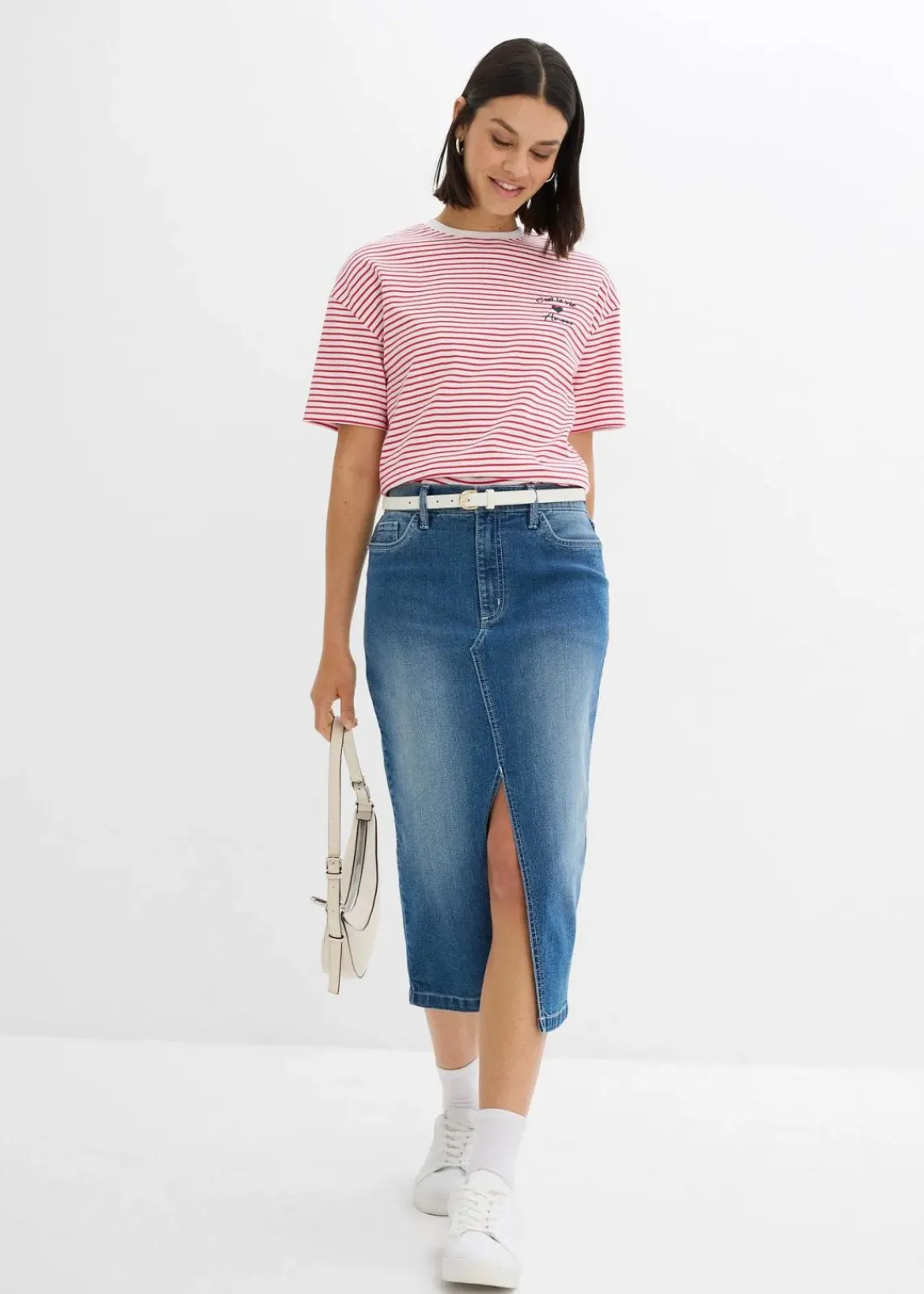 bonprix Shirts & Tops|Nachhaltigere Materialien^Gestreiftes T-Shirt mit Stickerei rot/weiß gestreift