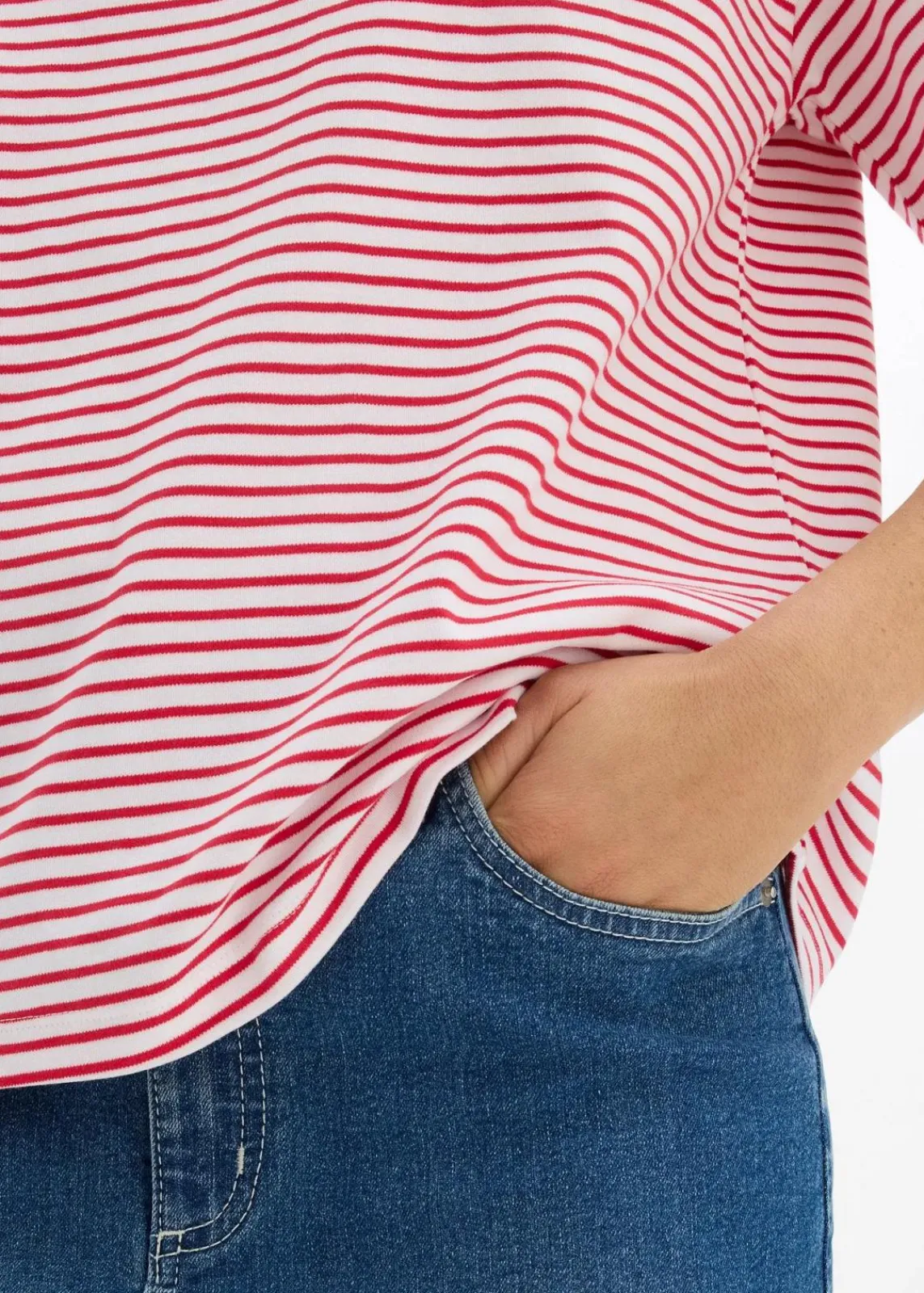 bonprix Shirts & Tops|Nachhaltigere Materialien^Gestreiftes T-Shirt mit Stickerei rot/weiß gestreift