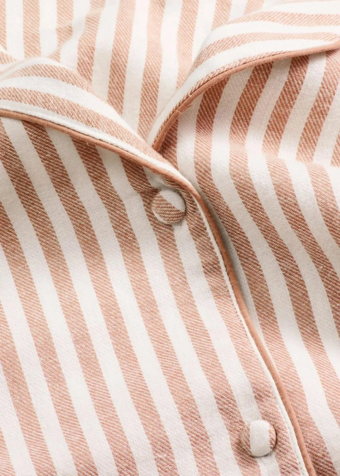 bonprix Nachtwäsche|Wäsche·Nachtwäsche^Gewebter Flanell Pyjama mit Geschenktasche schokosorbet/wollweiß gestreift