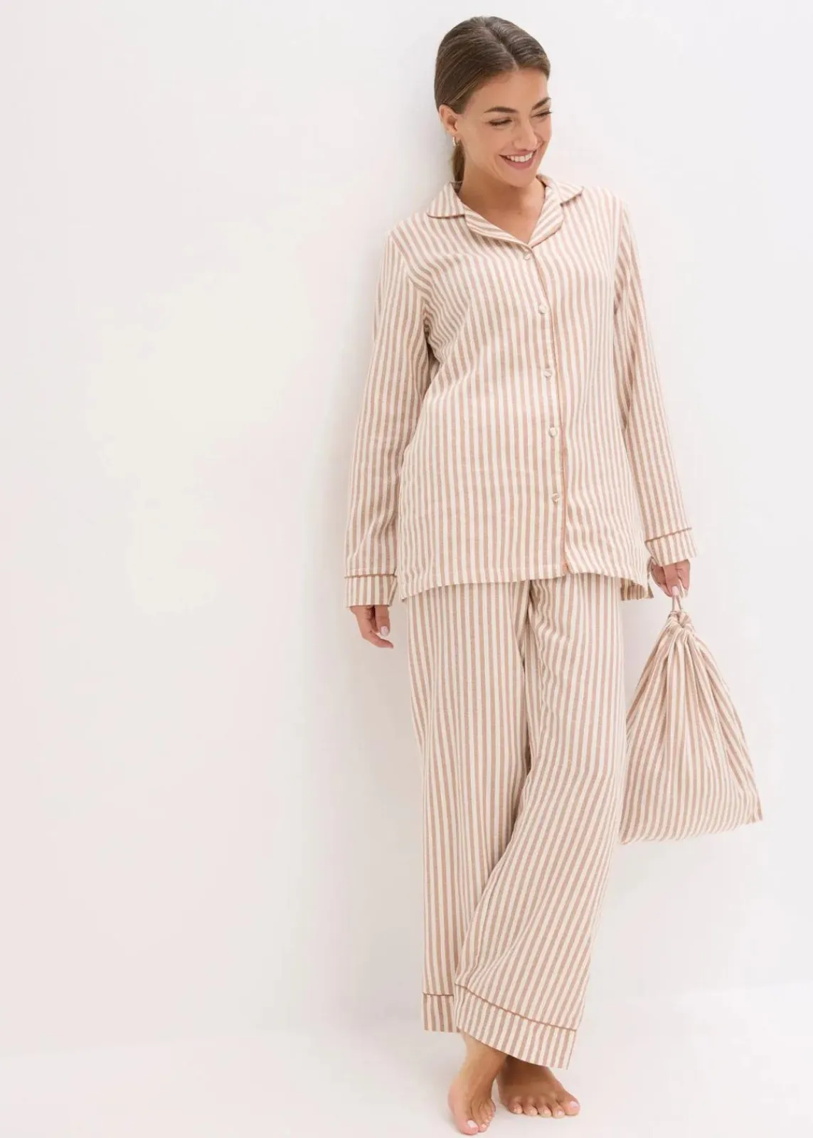 bonprix Nachtwäsche|Wäsche·Nachtwäsche^Gewebter Flanell Pyjama mit Geschenktasche schokosorbet/wollweiß gestreift