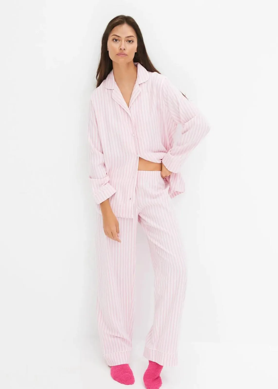 bonprix Wäsche·Nachtwäsche|Nachtwäsche^Gewebter Flanell Pyjama mit Geschenktasche rauchorchidee/hellrosa gestreift