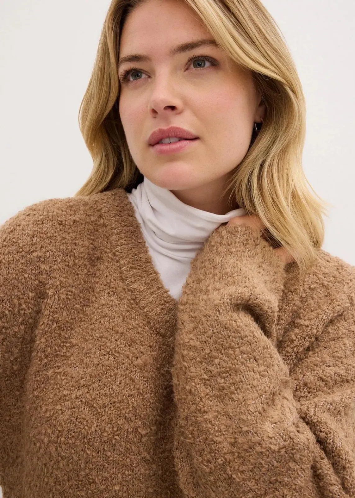 bonprix Pullover & Strickjacken|Bekleidung·Jeans^Grobstrick-Pullover mit V-Ausschnitt camel