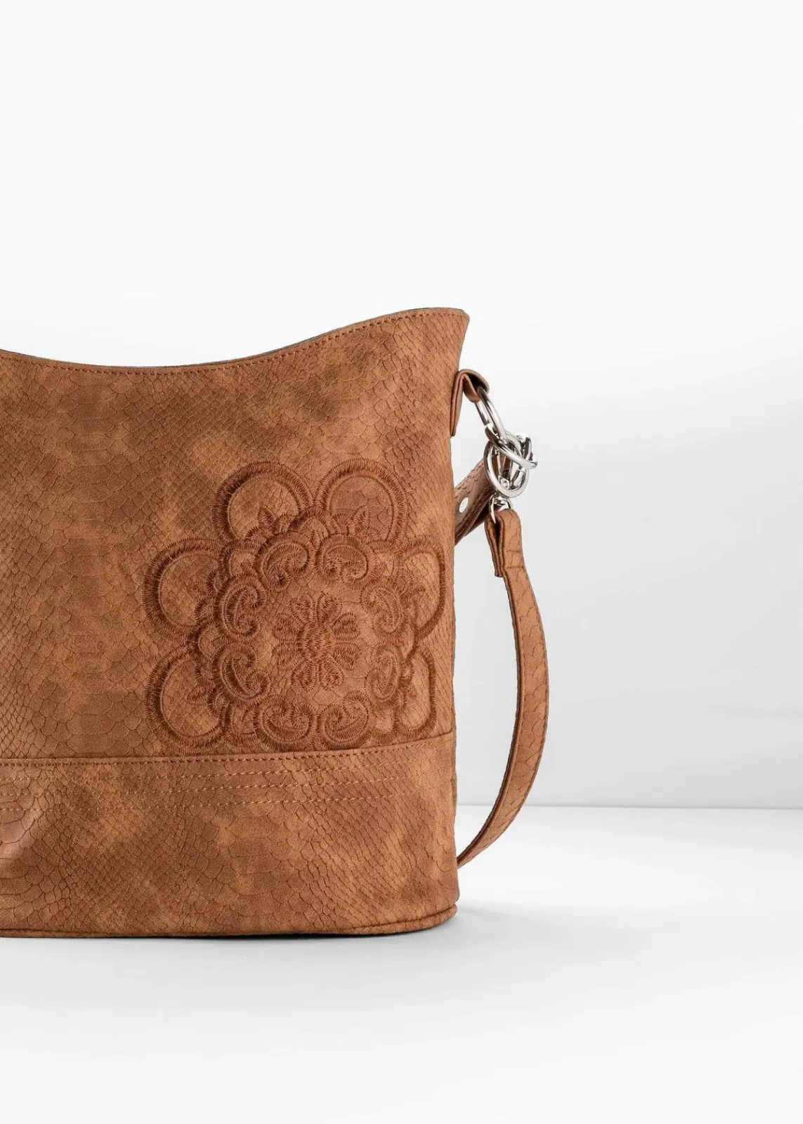 bonprix Taschen^Handtasche mit Stickerei cognac