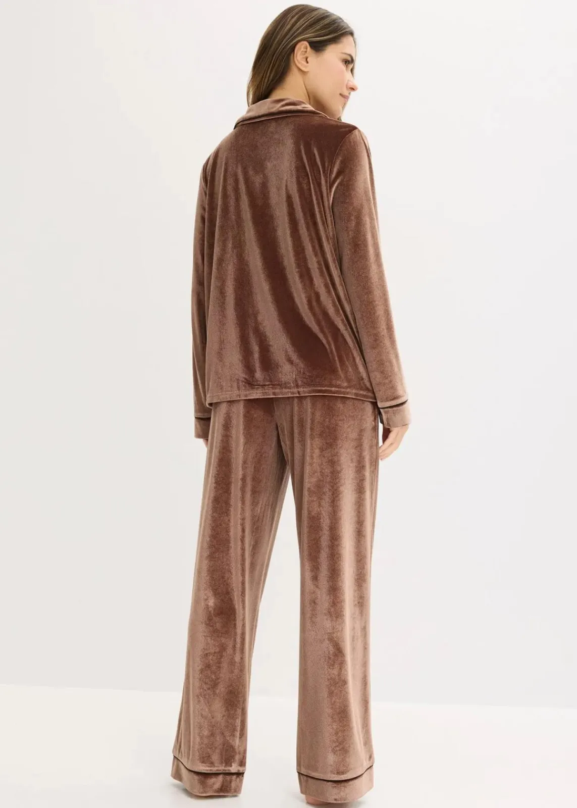 bonprix Wäsche·Homewear|Wäsche·Nachtwäsche^Hausanzug aus Samt maronenbraun