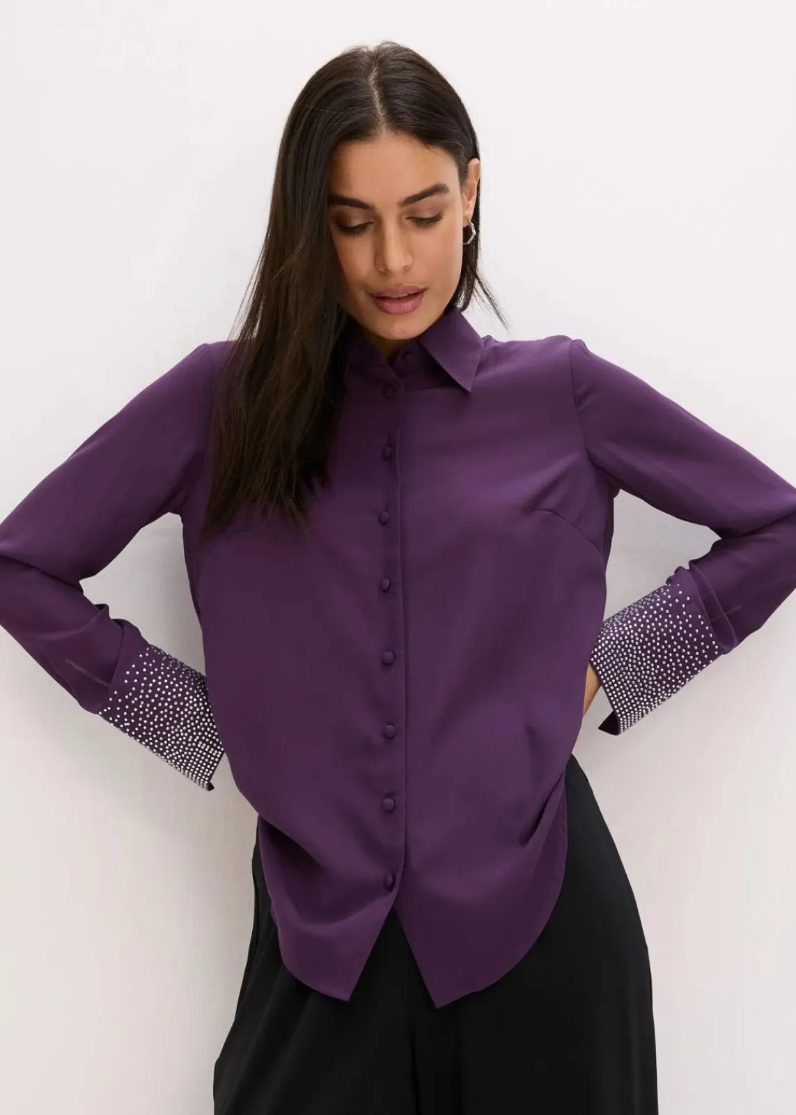 bonprix Bekleidung·Jacken & Mäntel|Blusen & Tuniken^Hemdbluse mit Glitzersteinchen dunkellila