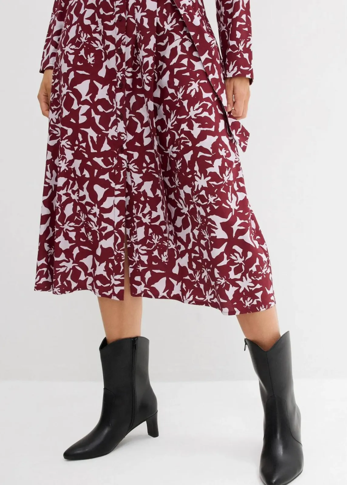 bonprix Bekleidung·Pullover & Strickjacken|Kleider^Hemdblusenkleid aus fließender Viskose rubinrot/flieder bedruckt