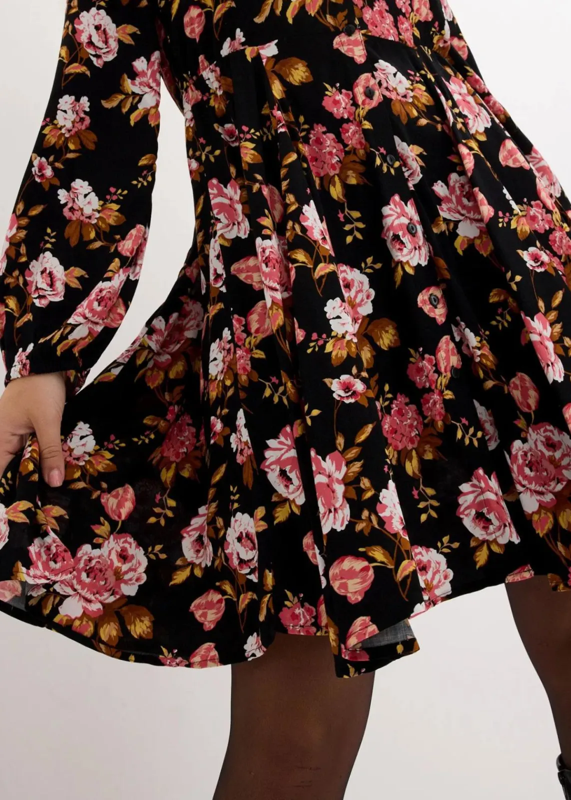 bonprix Bekleidung·Pullover & Strickjacken^Hemdblusenkleid aus reiner Viskose schwarz geblümt