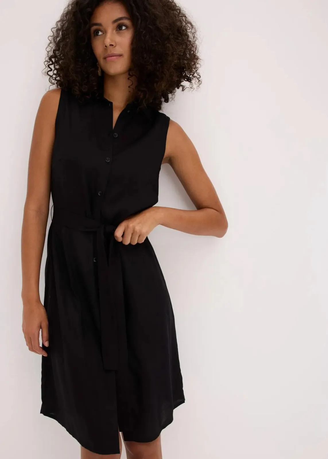 bonprix Bekleidung·Pullover & Strickjacken|Kleider^Hemdblusenkleid aus Viskose schwarz