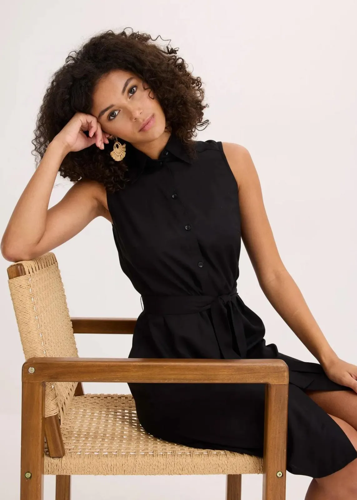 bonprix Bekleidung·Pullover & Strickjacken|Kleider^Hemdblusenkleid aus Viskose schwarz