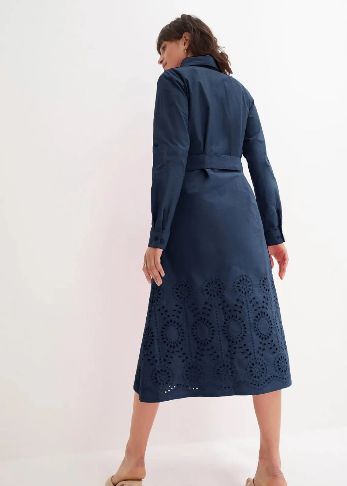 bonprix Kleider|Bekleidung·Pullover & Strickjacken^Hemdblusenkleid mit Lochstickerei dunkelblau