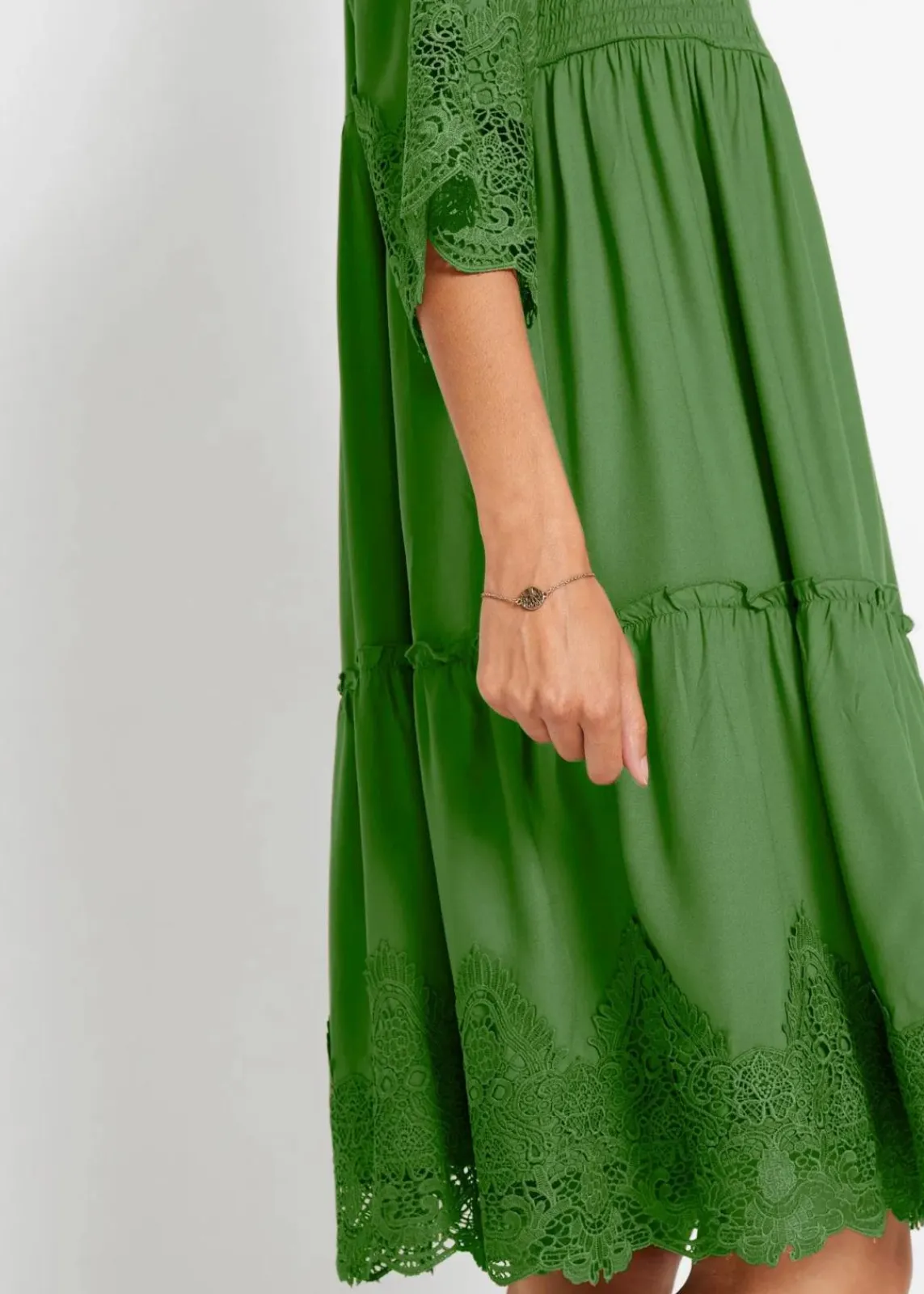 bonprix Kleider|Bekleidung·Pullover & Strickjacken^Hemdblusenkleid mit Spitze forstgrün