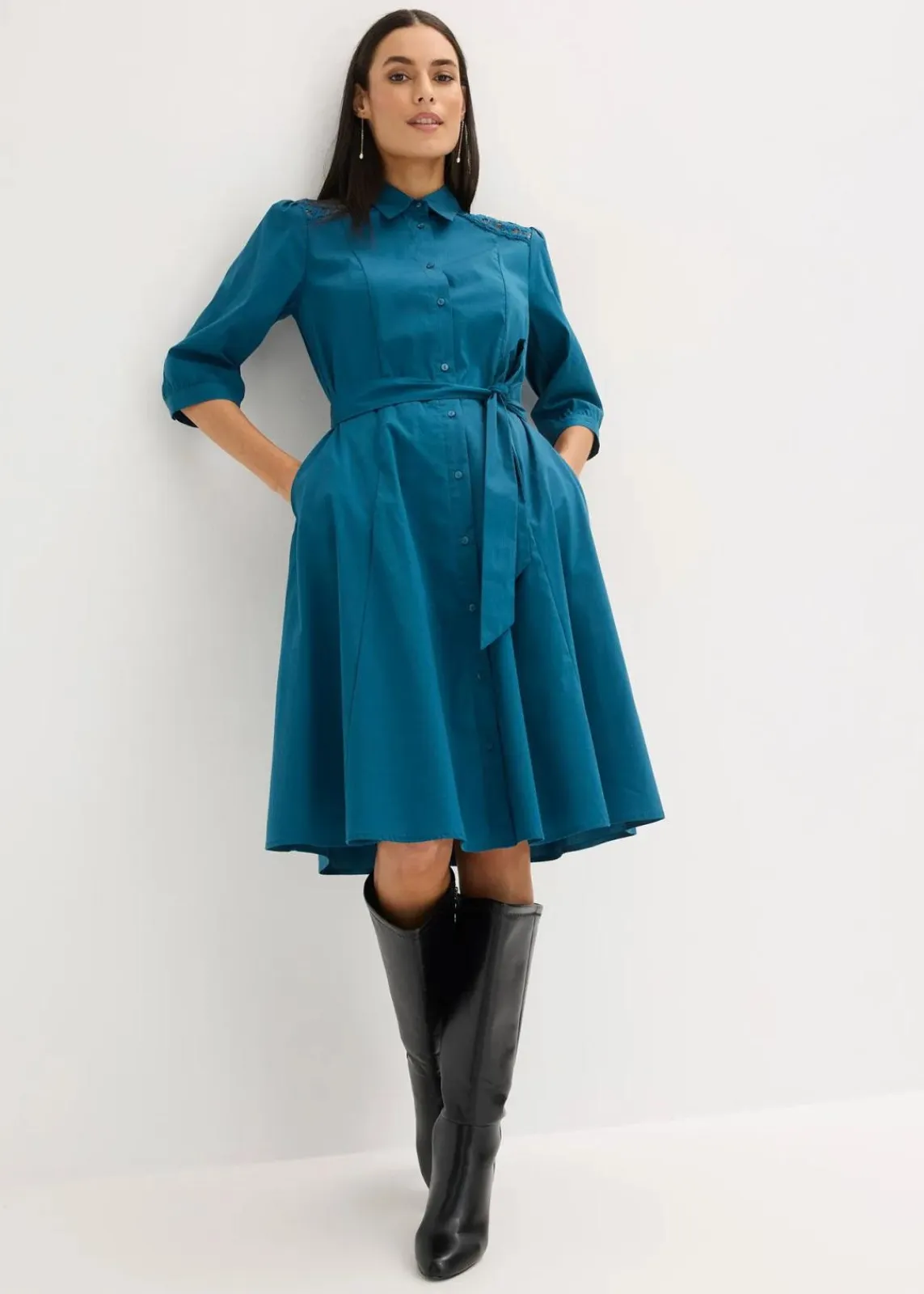 bonprix Kurzgrößen|Bekleidung·Pullover & Strickjacken^Hemdblusenkleid mit Spitze und Bindeband blaupetrol