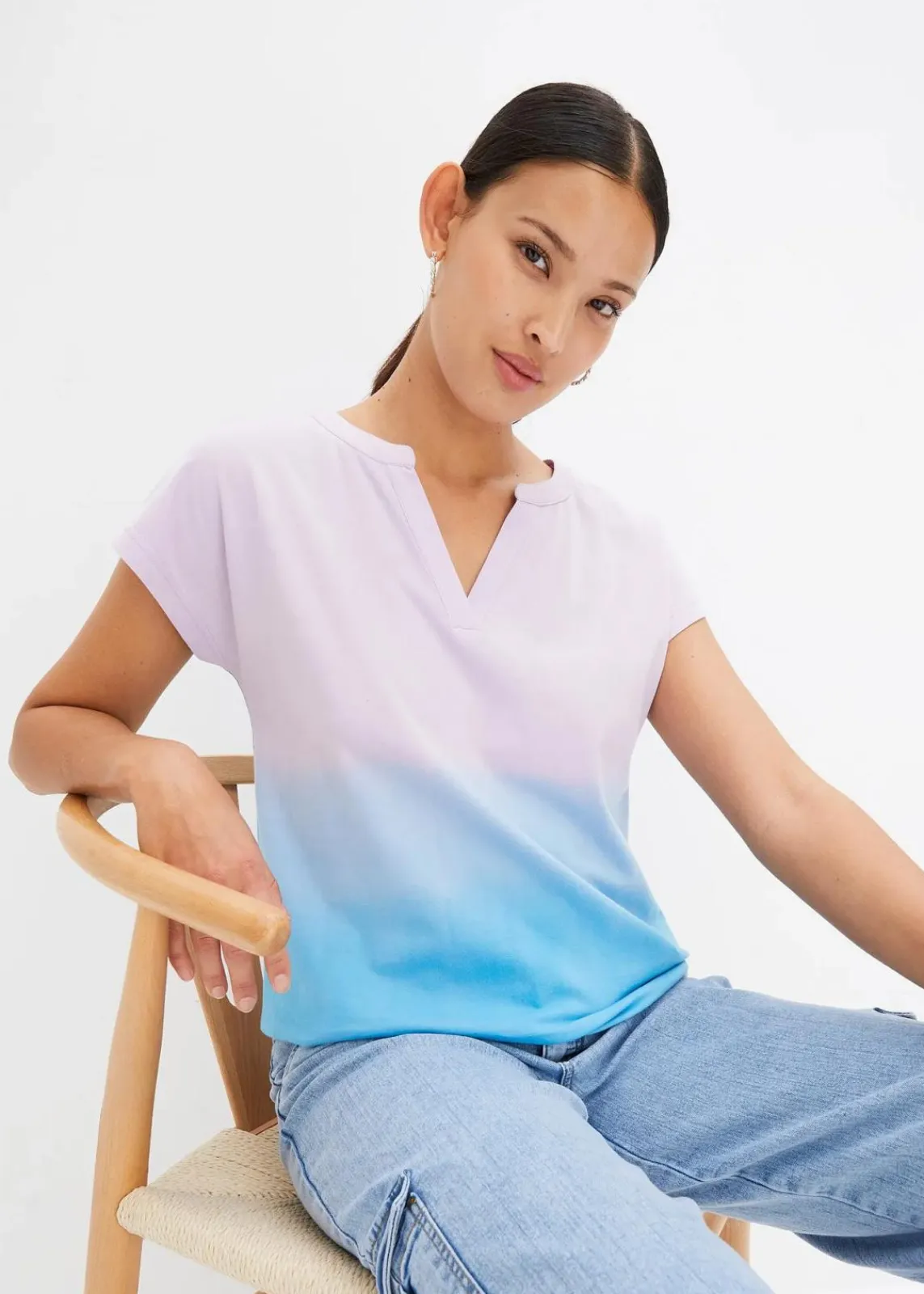bonprix Shirts & Tops|Nachhaltigere Materialien^Henleyshirt mit Ombré Dye Effekt blau/lila