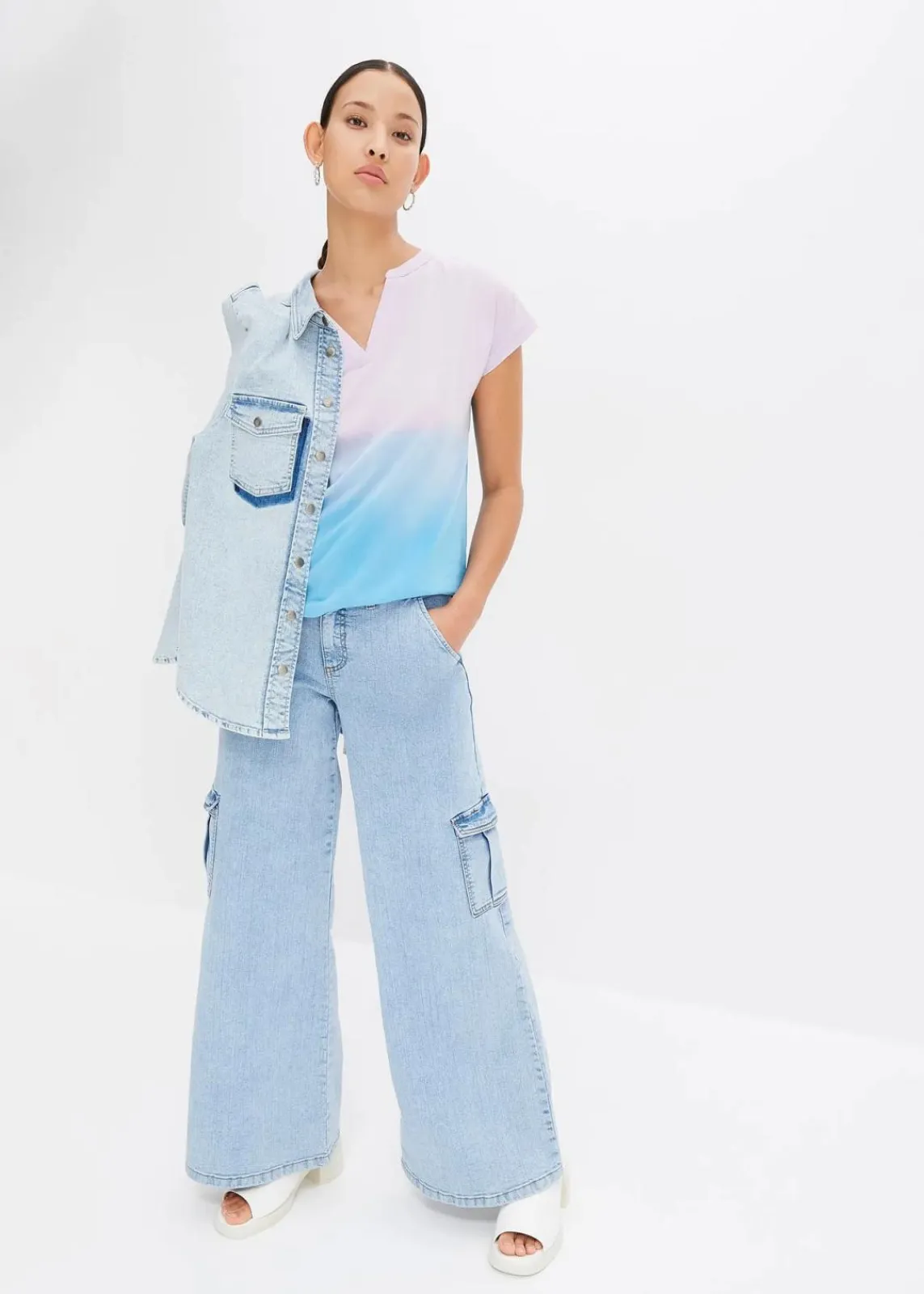 bonprix Shirts & Tops|Nachhaltigere Materialien^Henleyshirt mit Ombré Dye Effekt blau/lila