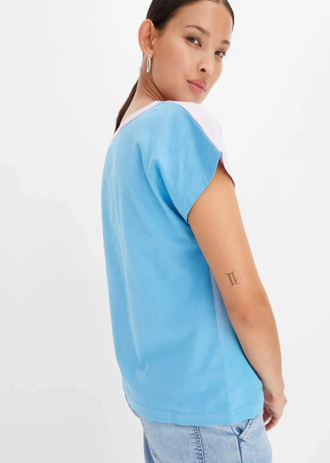 bonprix Shirts & Tops|Nachhaltigere Materialien^Henleyshirt mit Ombré Dye Effekt blau/lila