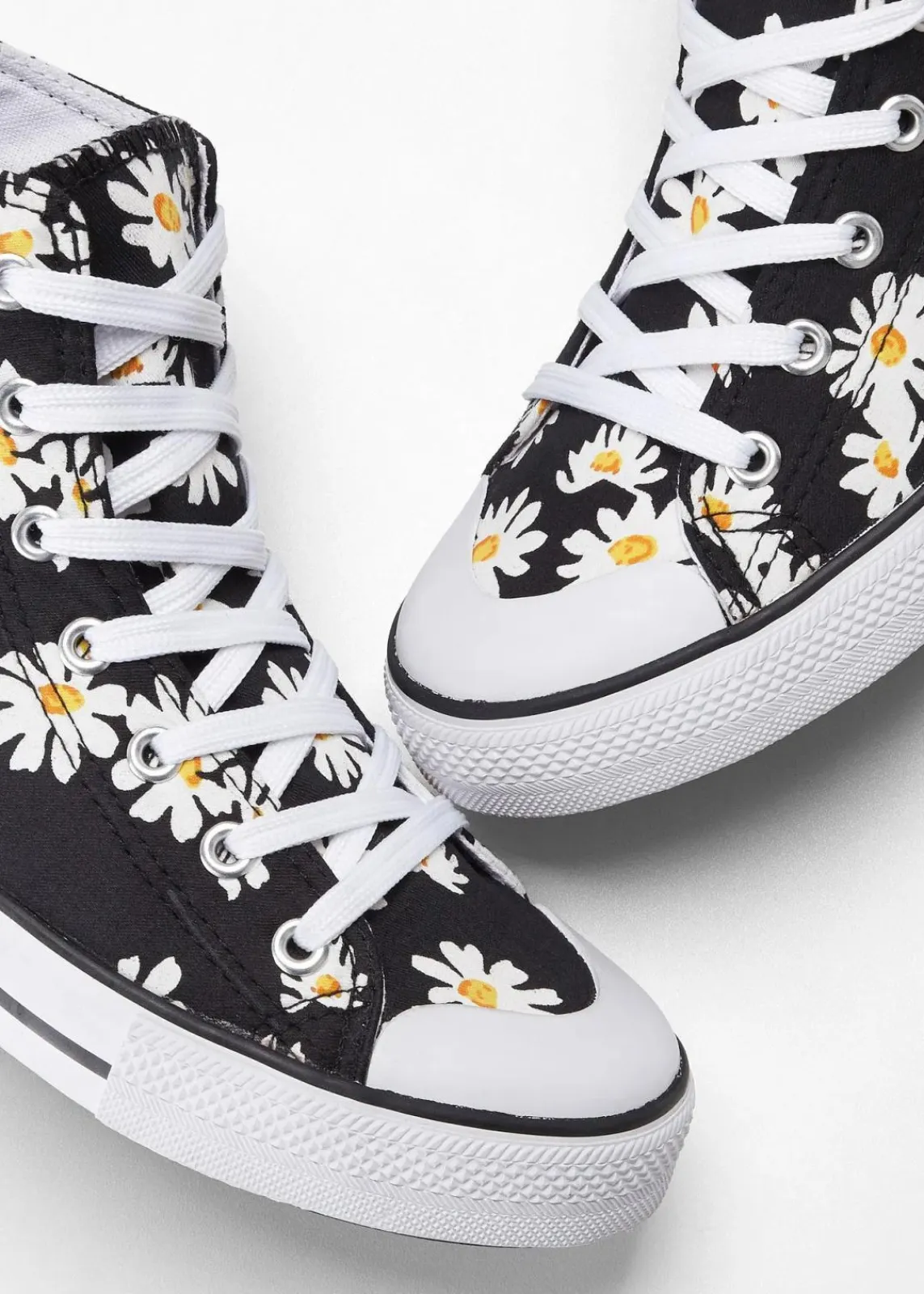 bonprix Sneaker^High-Top-Sneaker aus Baumwoll-Canvas schwarz geblümt