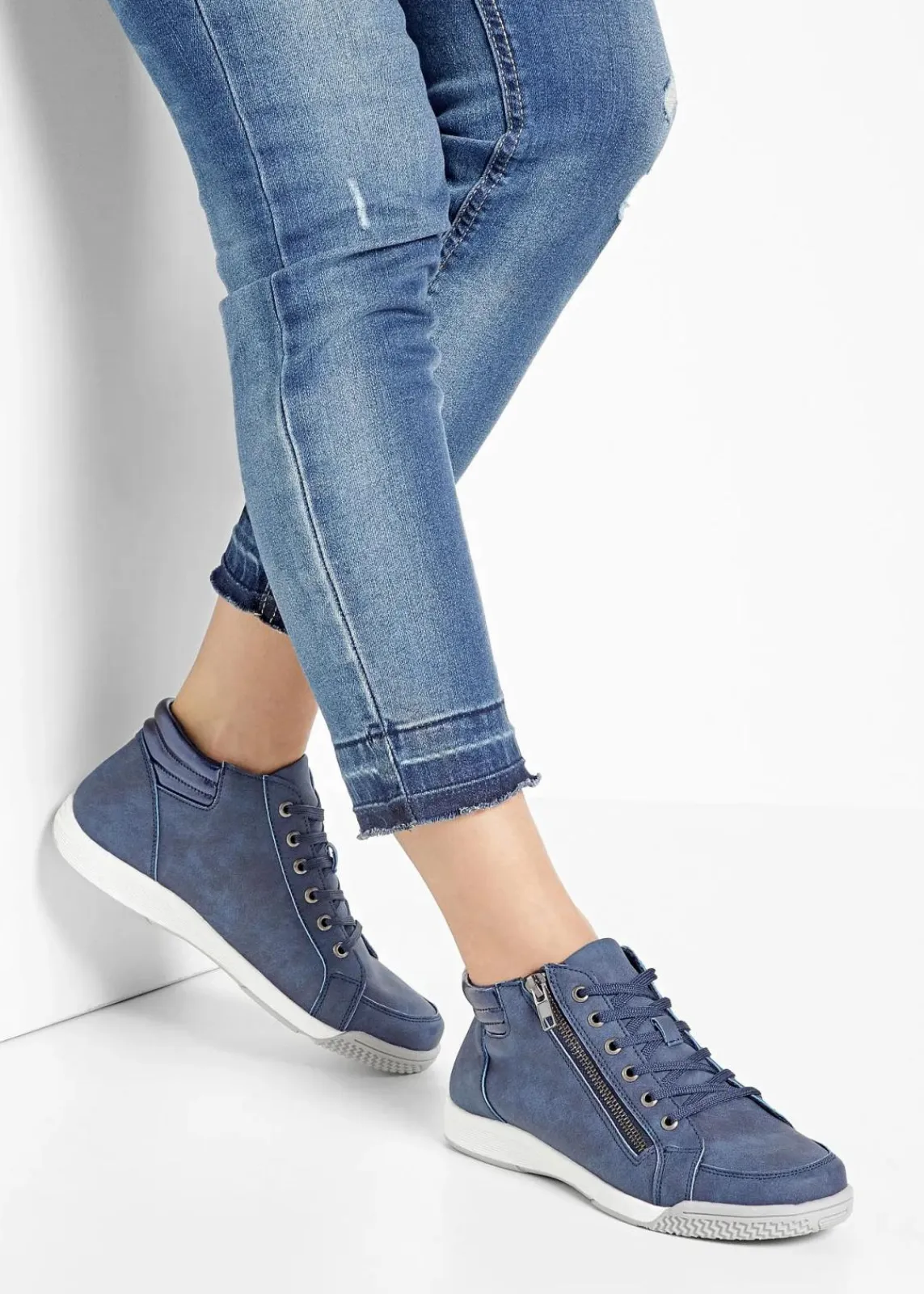 bonprix Sneaker|Gefütterte Winterschuhe^High-Top-Sneaker mit Reißverschluss dunkelblau