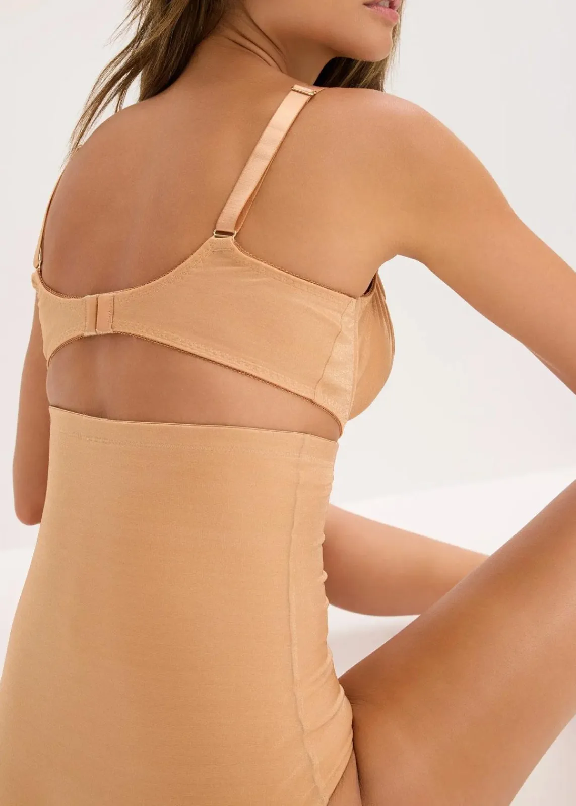 bonprix Wäsche·Shapewear|Wäsche·Höschen^Highwaist Shape Slip aus schimmerndem Material mit mittlerer Formkraft goldbeige